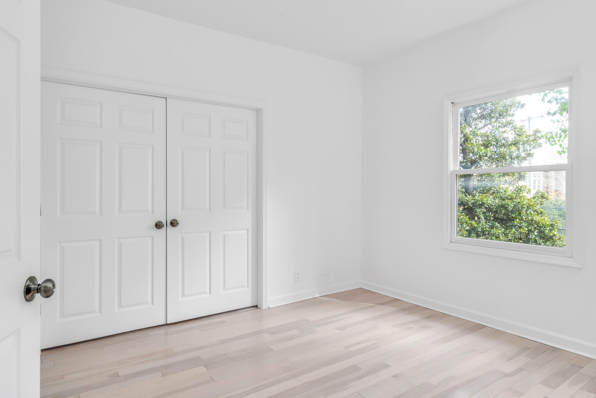 3818 W End Ave Unit: 201