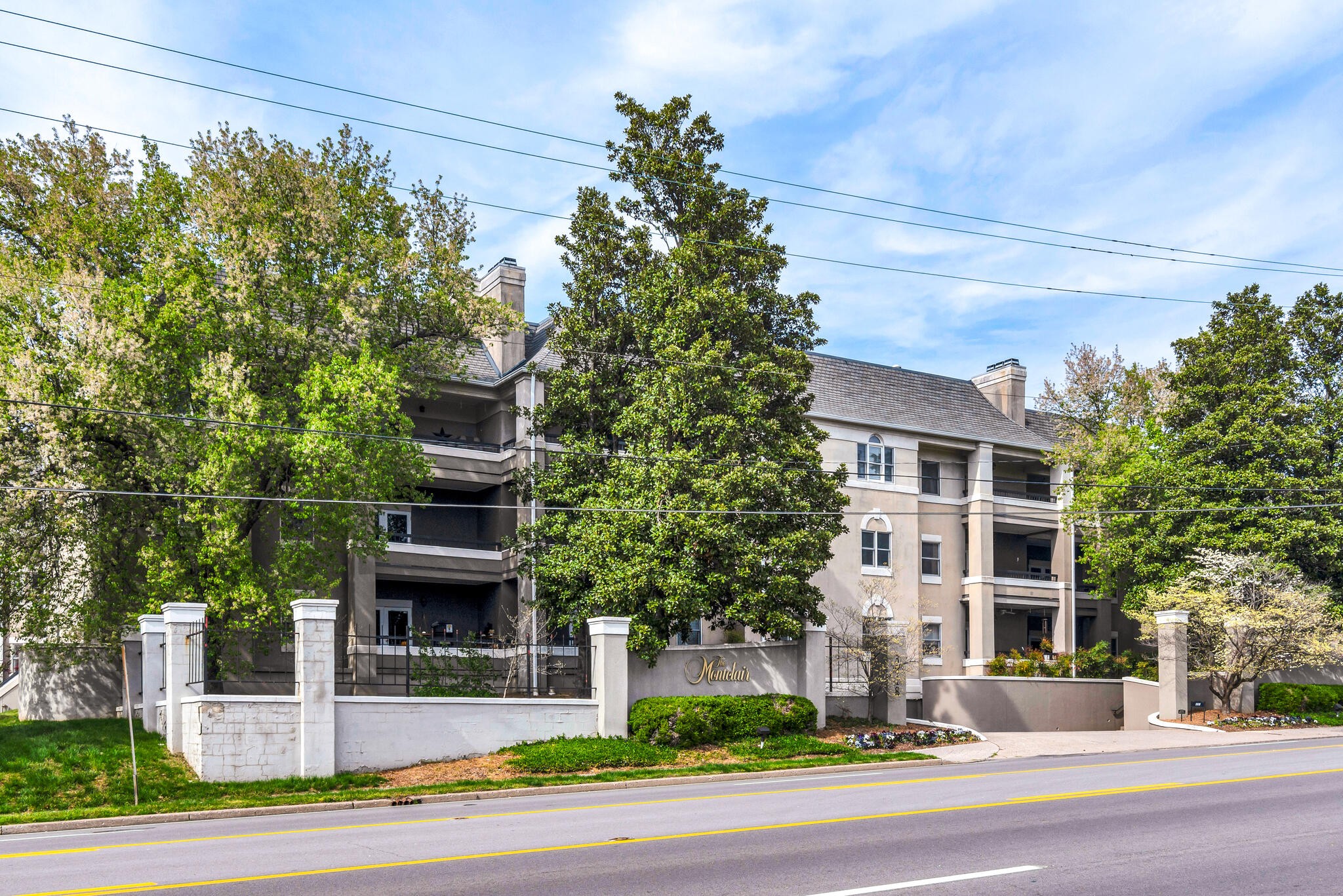 3818 W End Ave Unit: 201