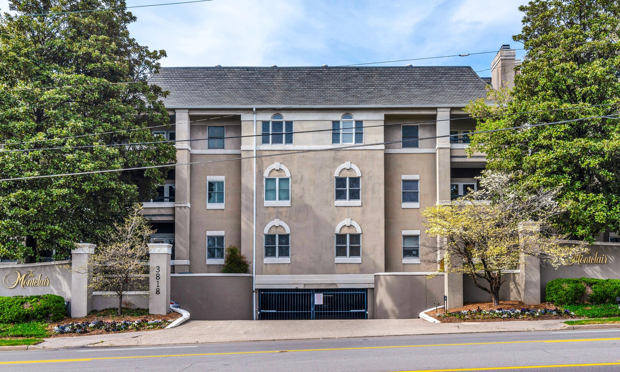 3818 W End Ave Unit: 201
