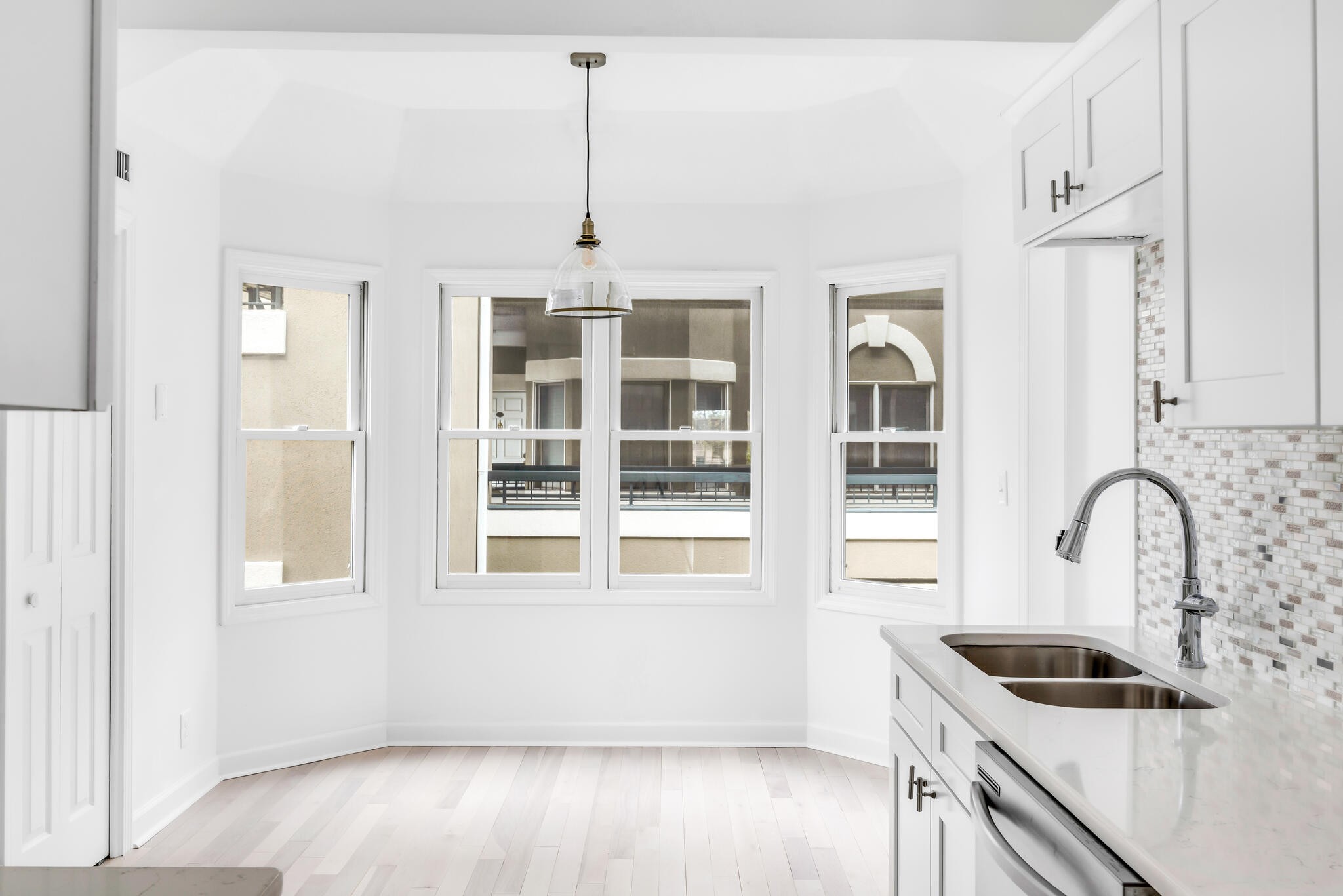 3818 W End Ave Unit: 201