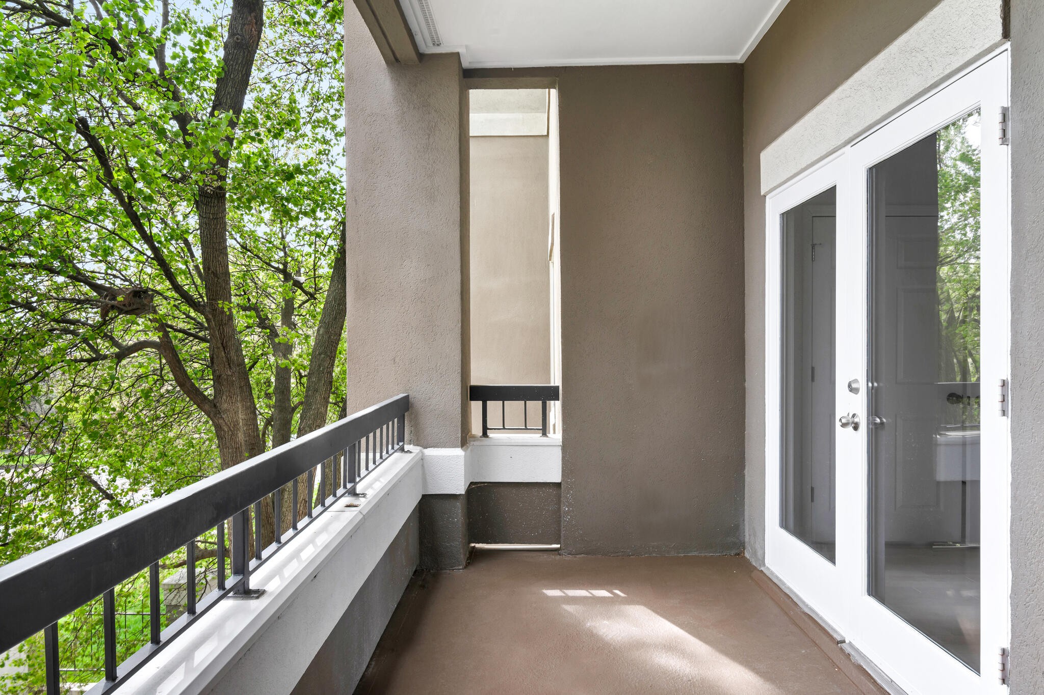 3818 W End Ave Unit: 201