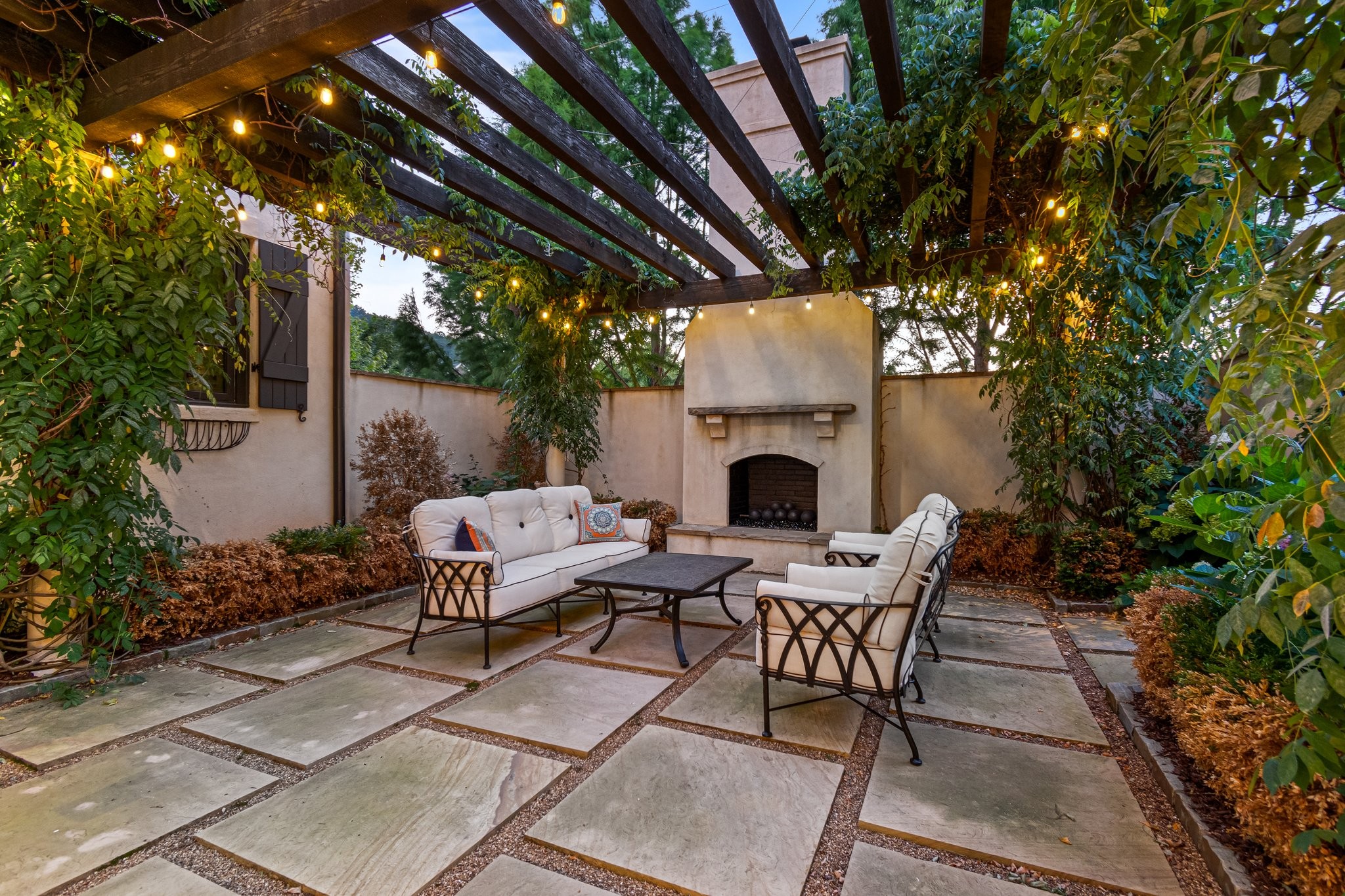 834 Windstone Blvd