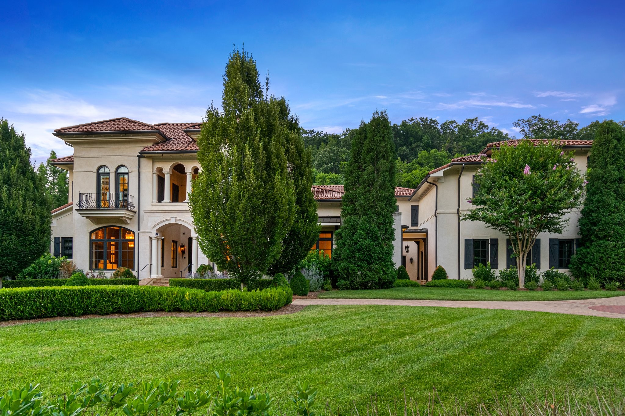 834 Windstone Blvd