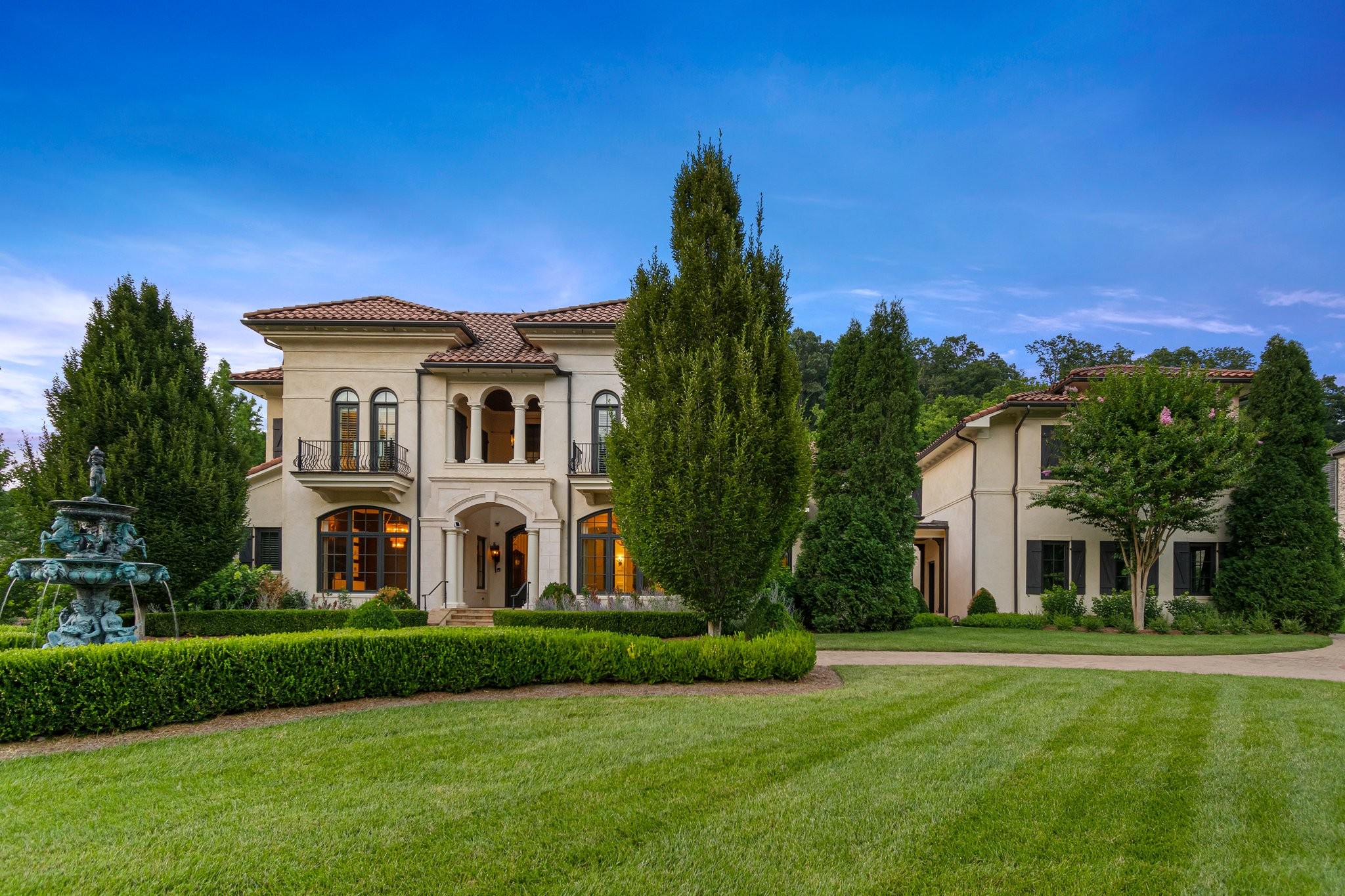 834 Windstone Blvd