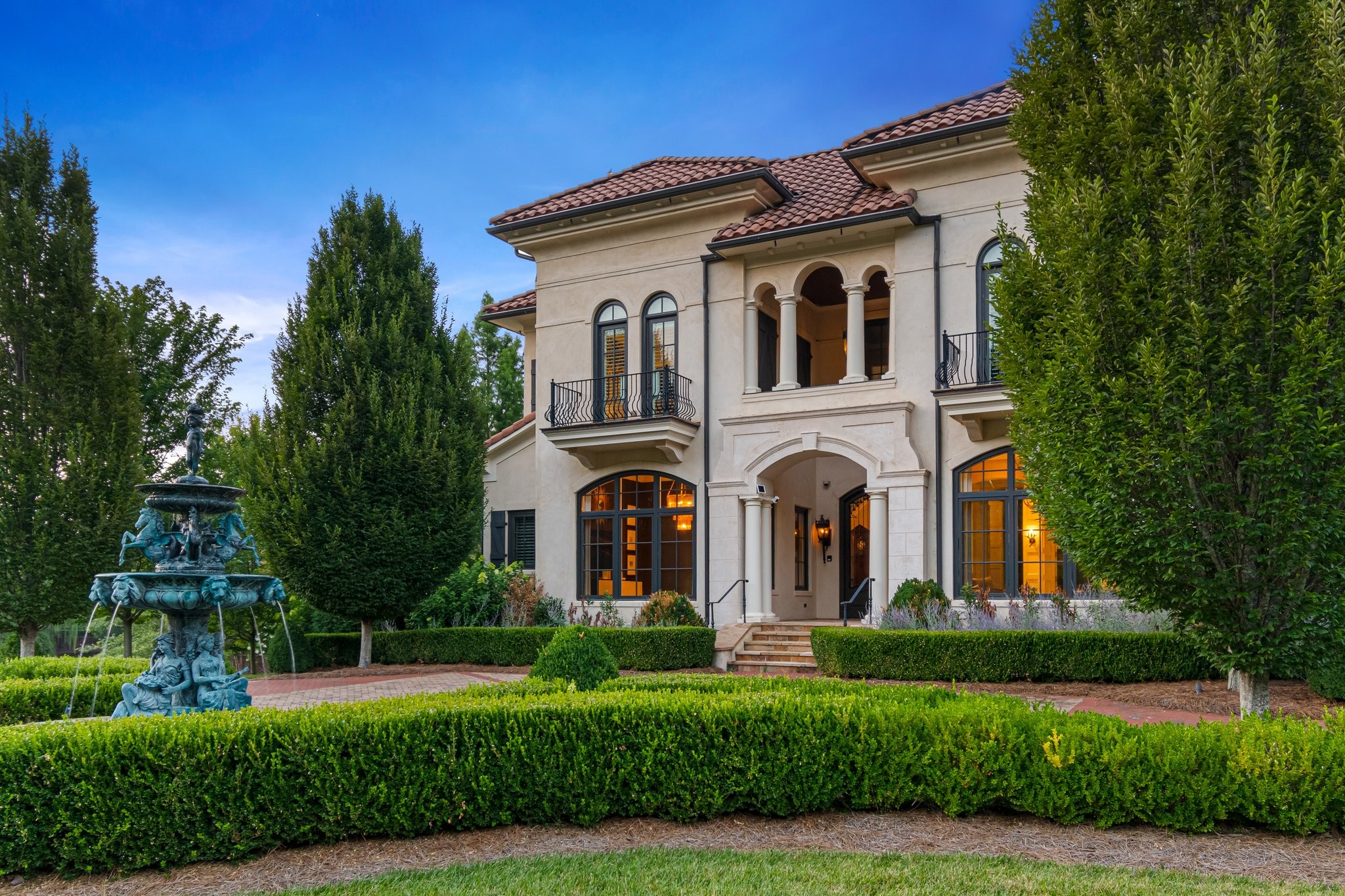 834 Windstone Blvd