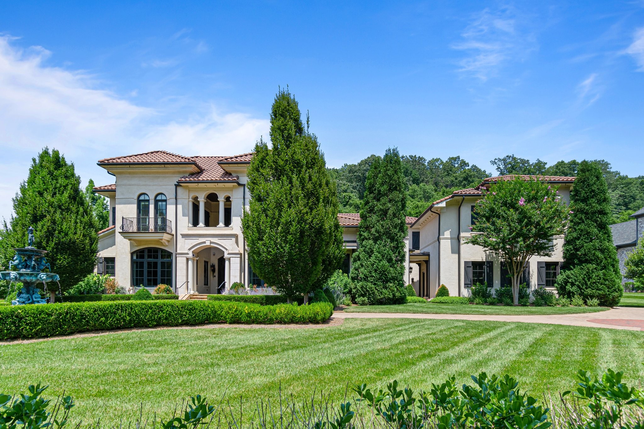 834 Windstone Blvd