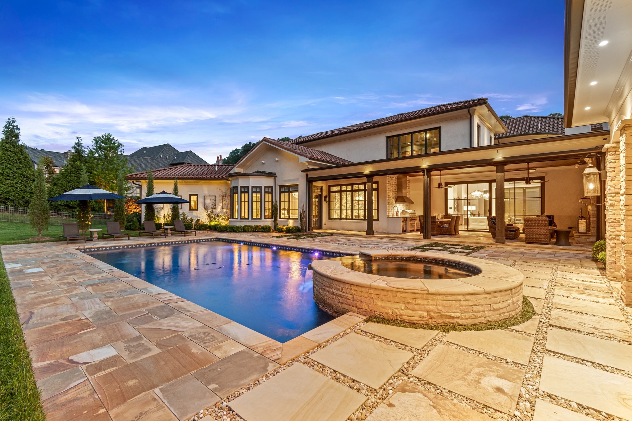 834 Windstone Blvd