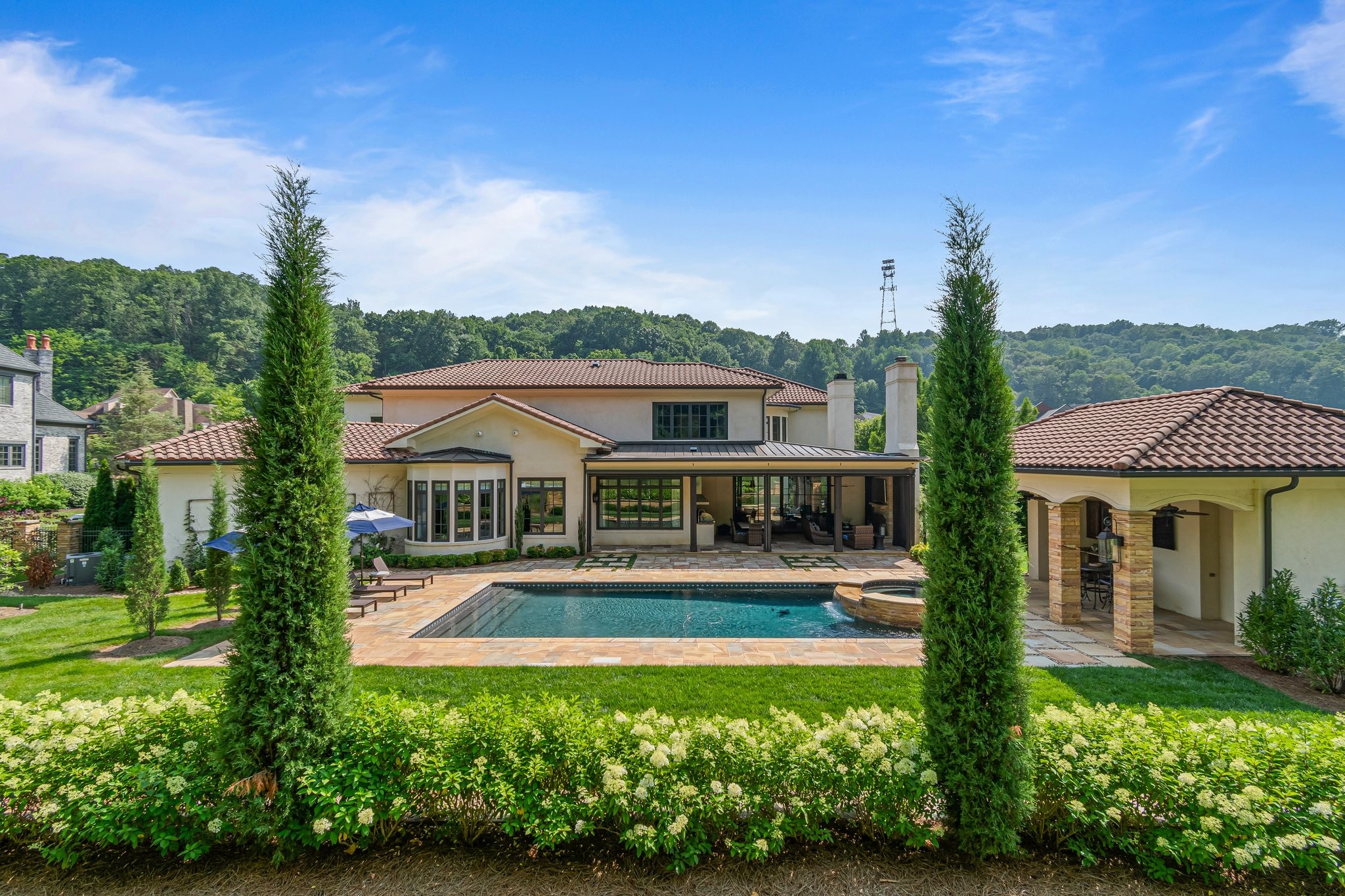 834 Windstone Blvd