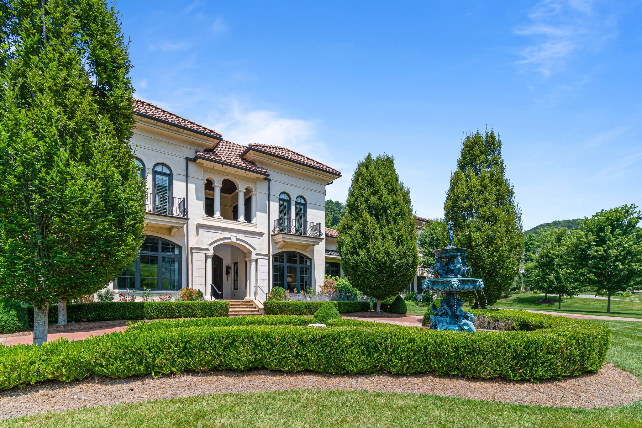 834 Windstone Blvd