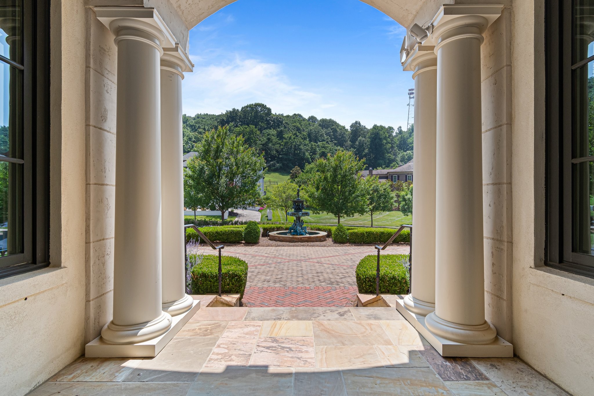 834 Windstone Blvd