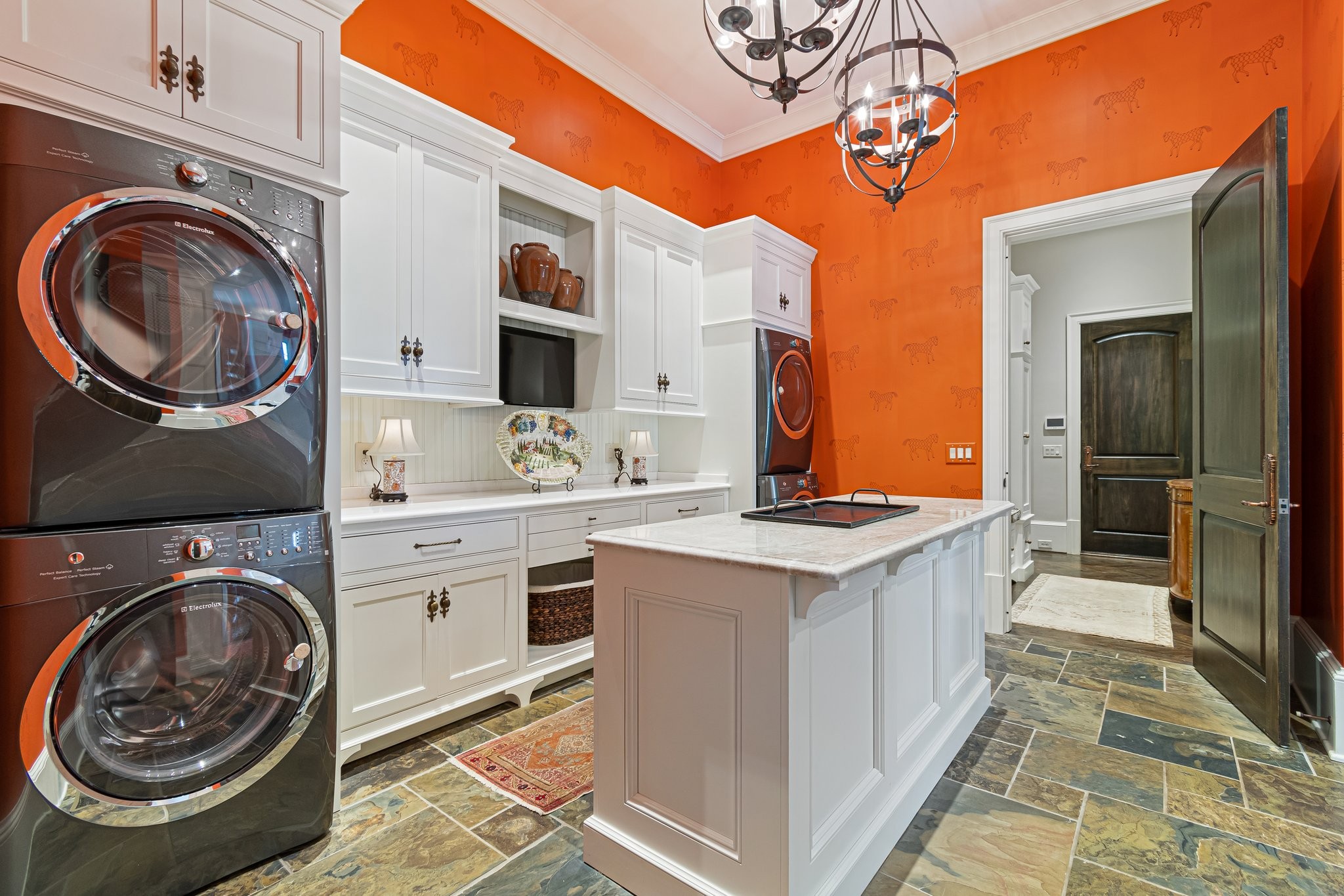 834 Windstone Blvd