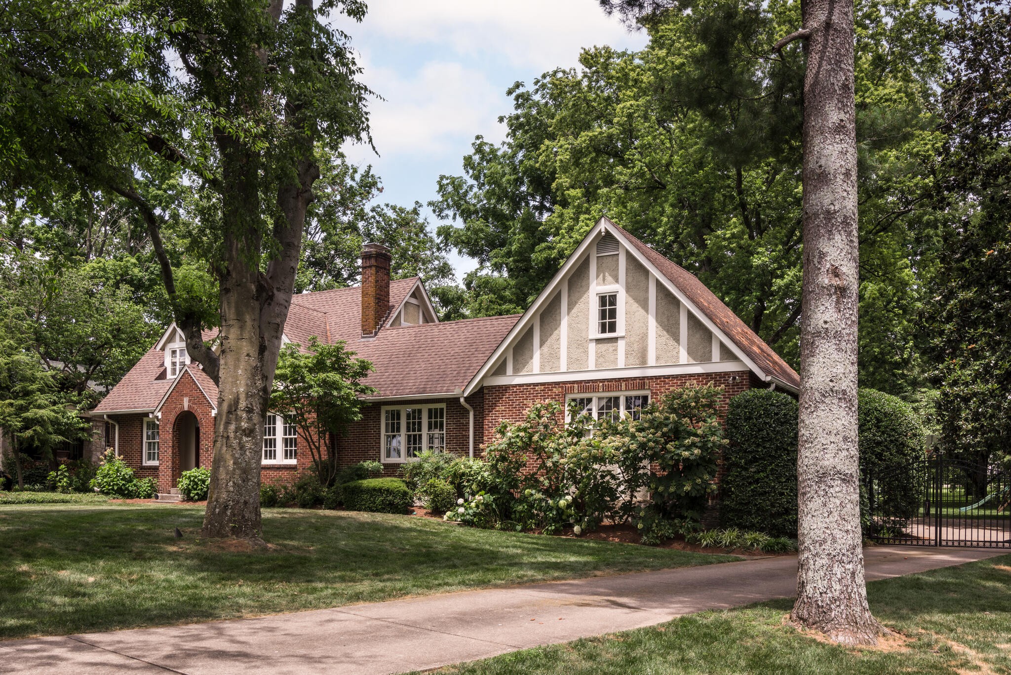 270 Harding Pl