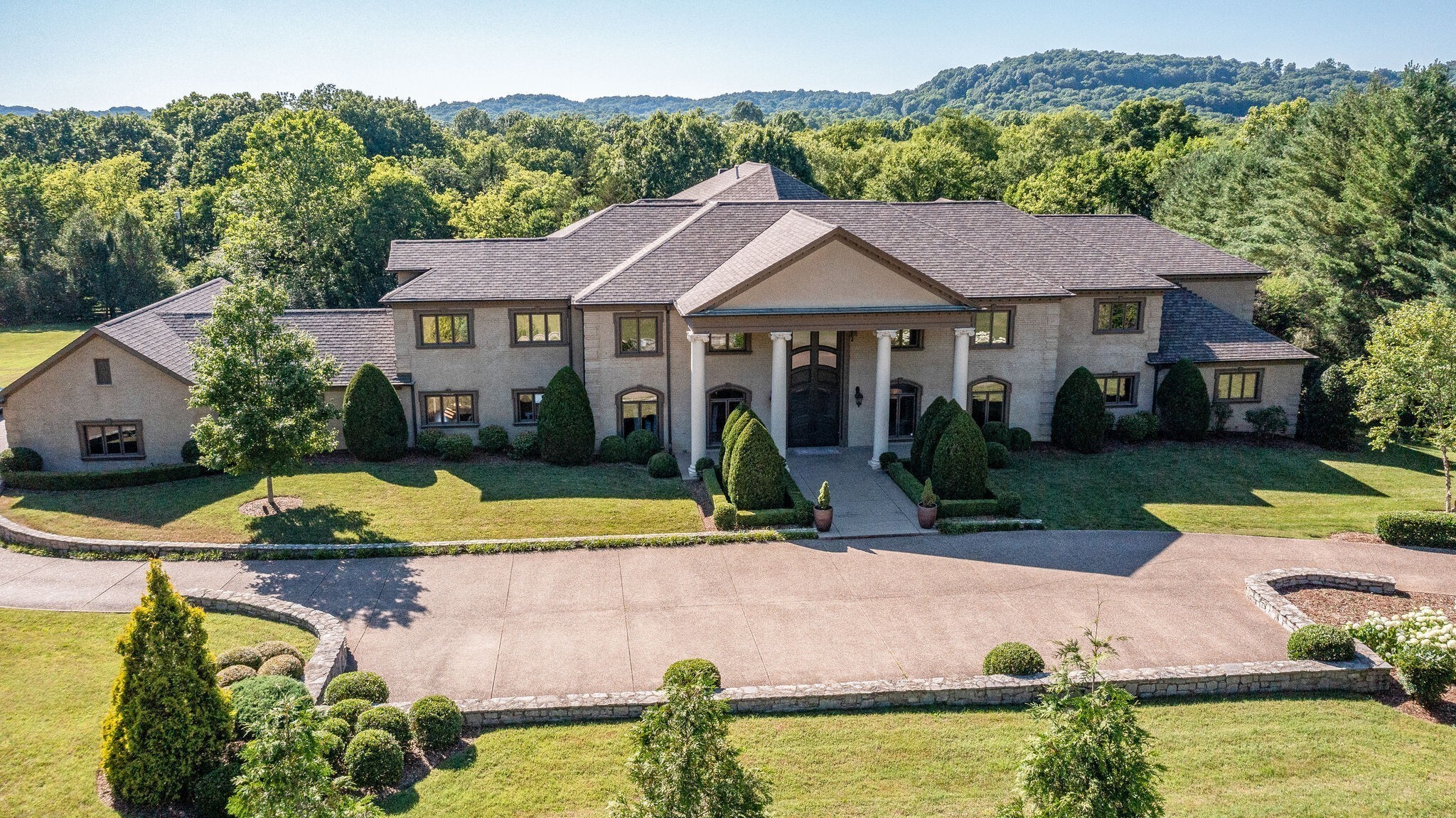 6261 Hillsboro Pike