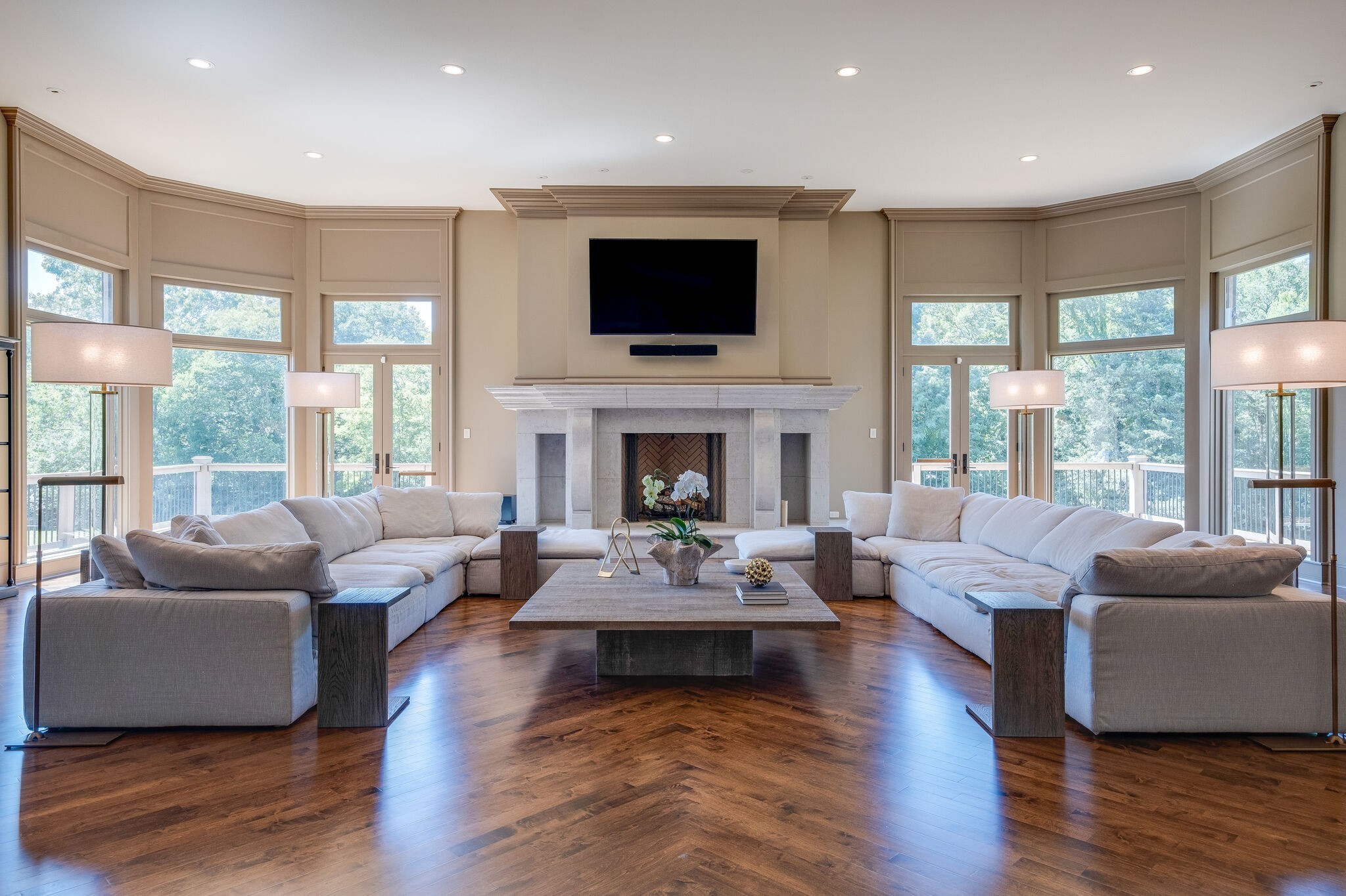 6261 Hillsboro Pike