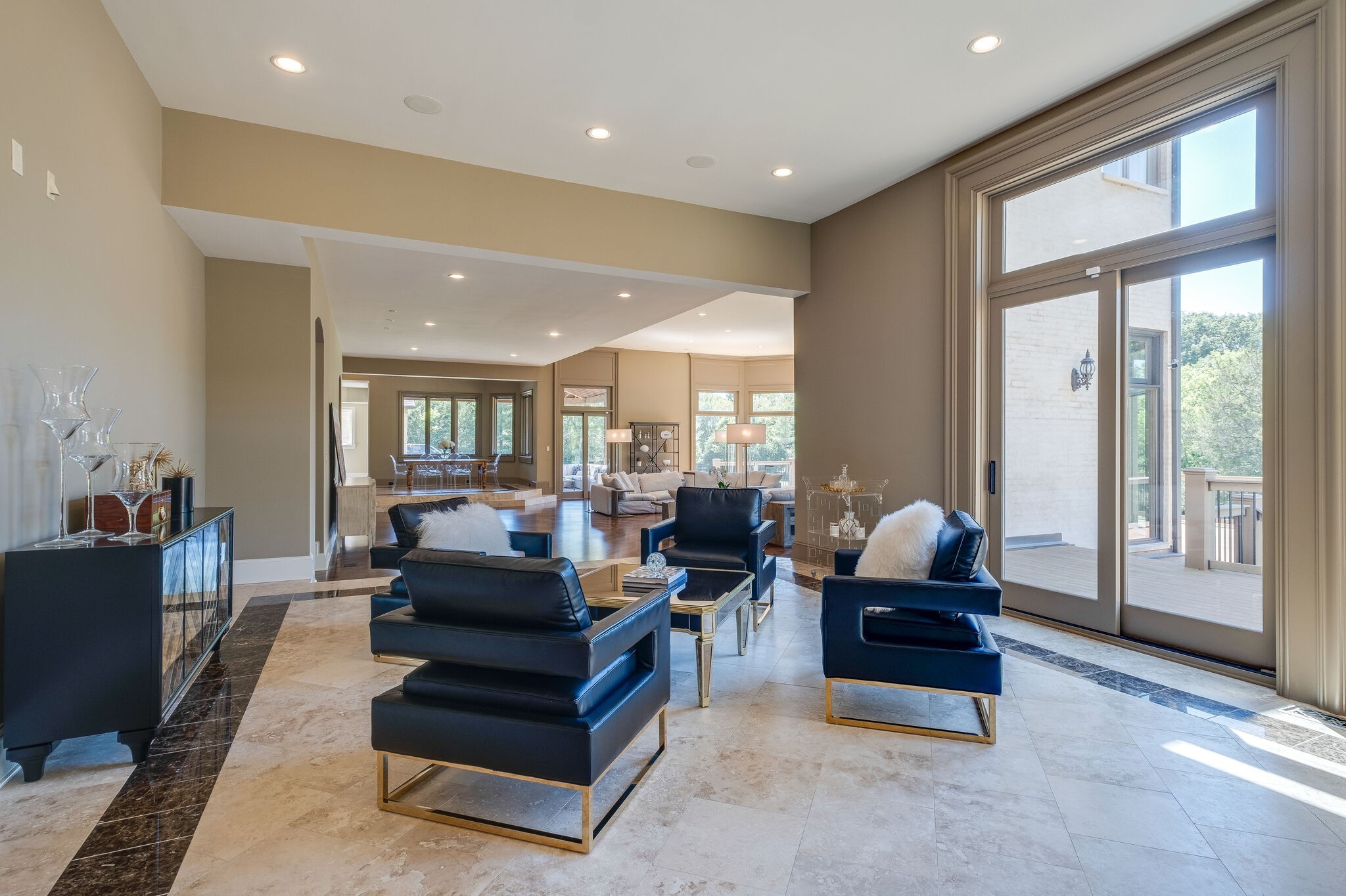 6261 Hillsboro Pike