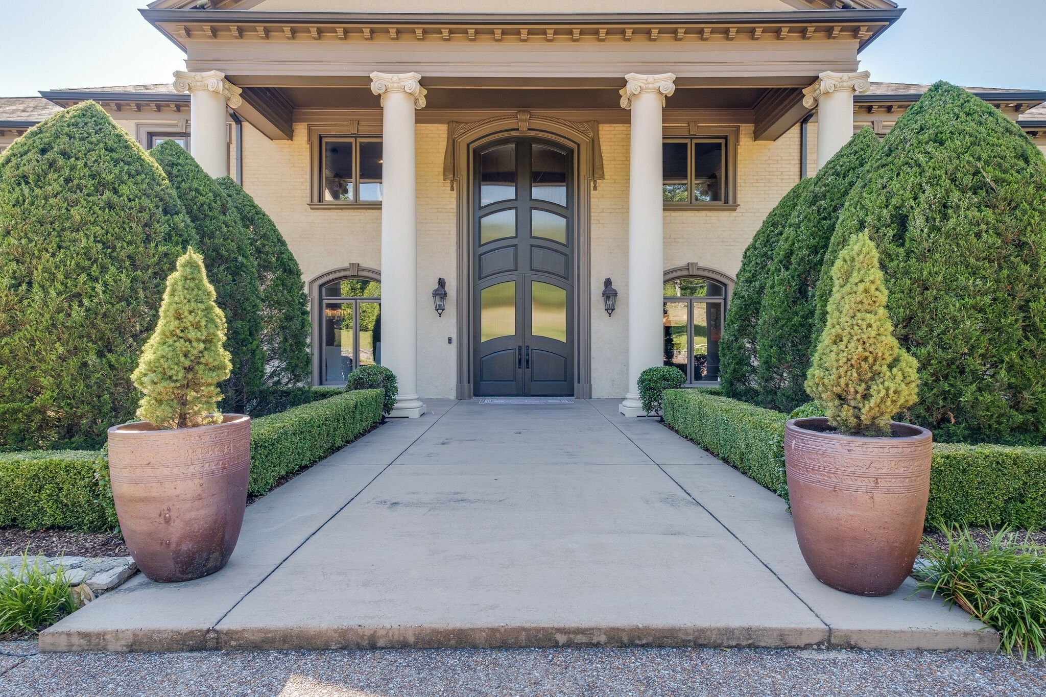 6261 Hillsboro Pike