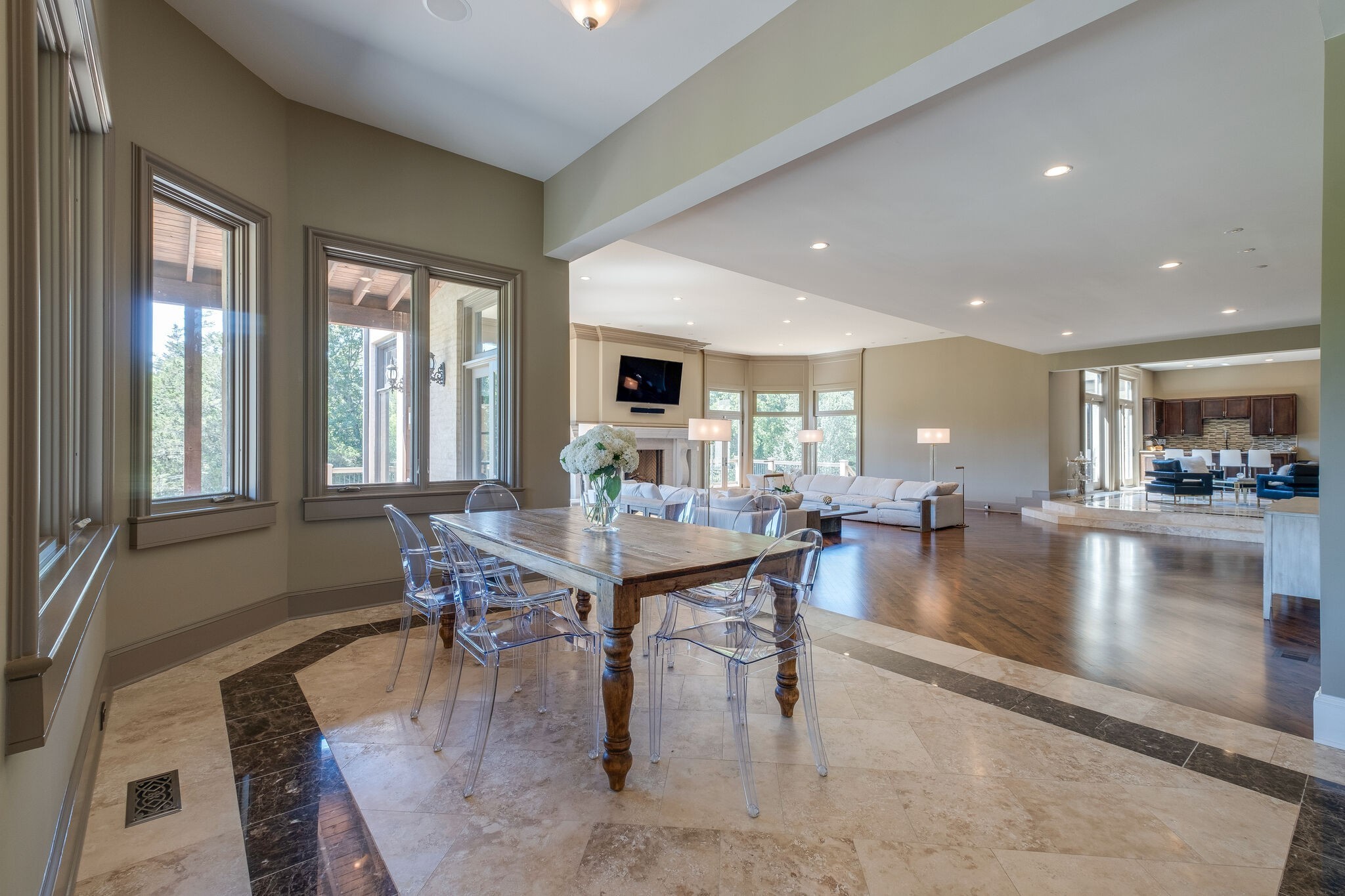6261 Hillsboro Pike