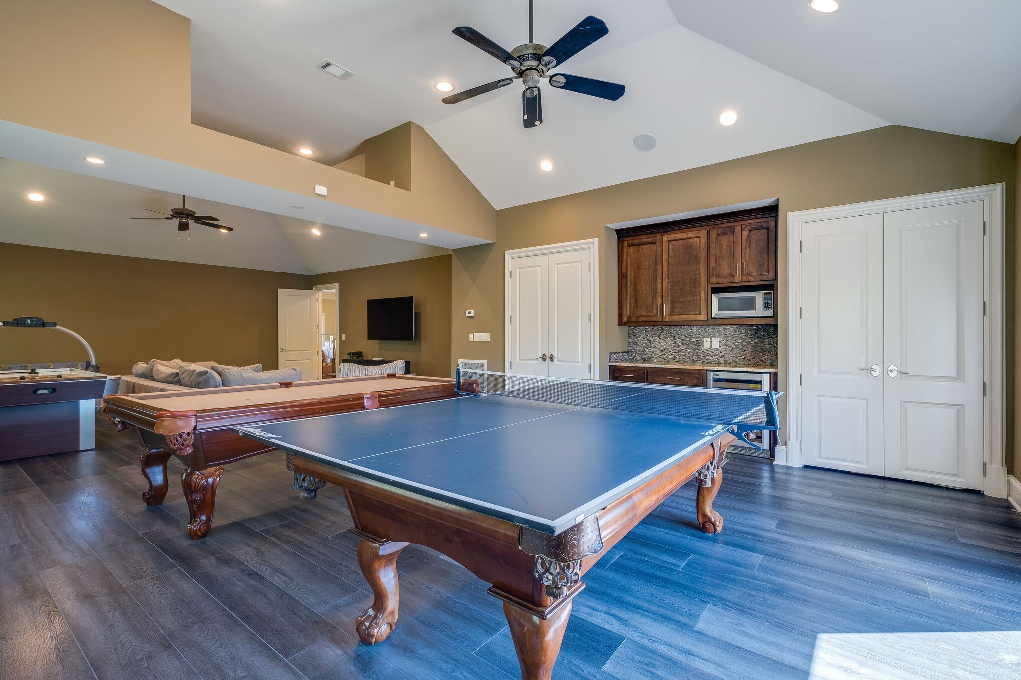 6261 Hillsboro Pike