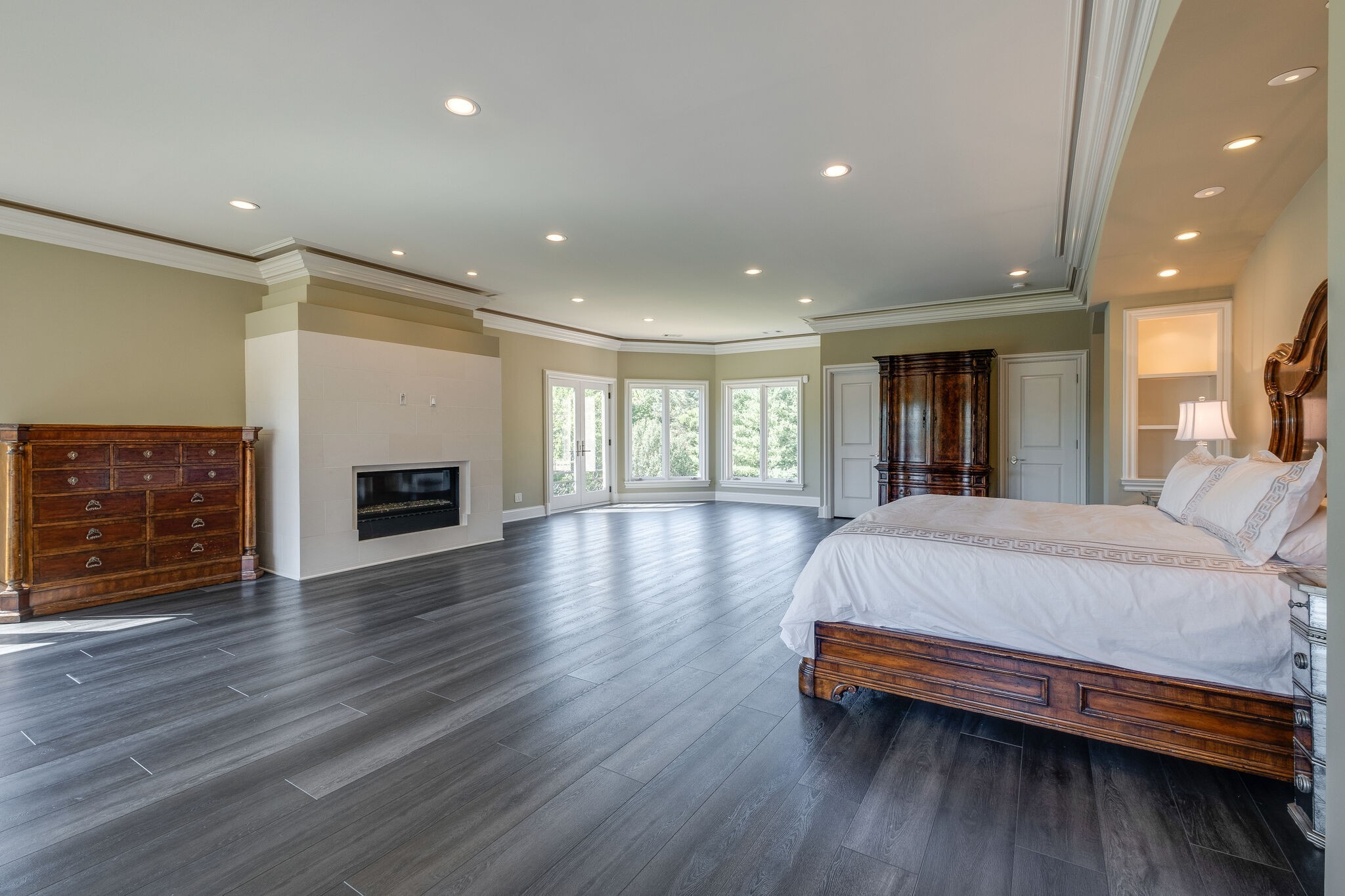 6261 Hillsboro Pike
