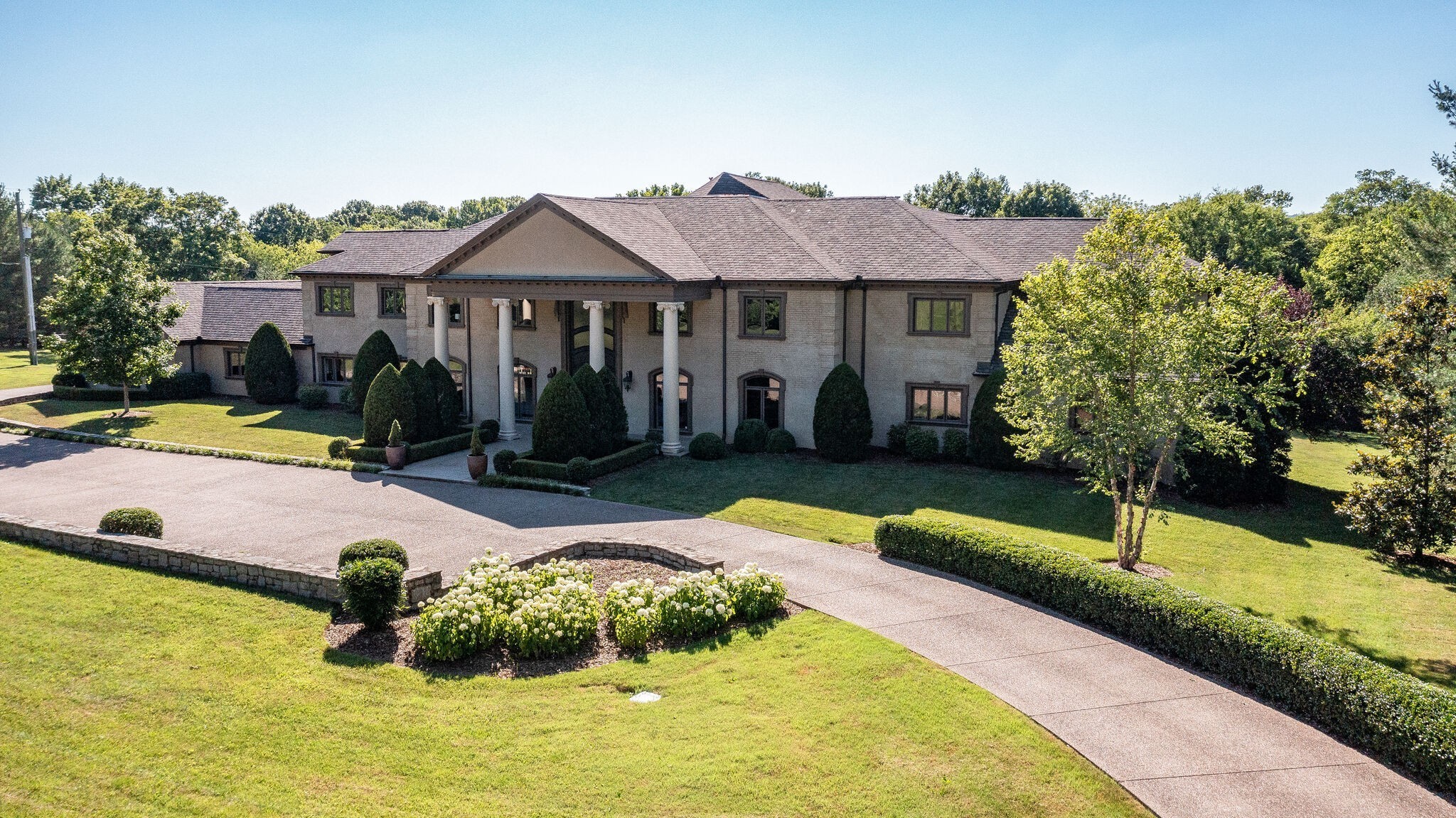 6261 Hillsboro Pike