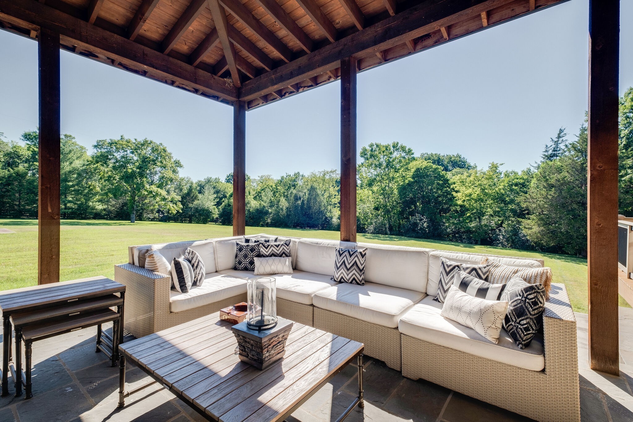 6261 Hillsboro Pike