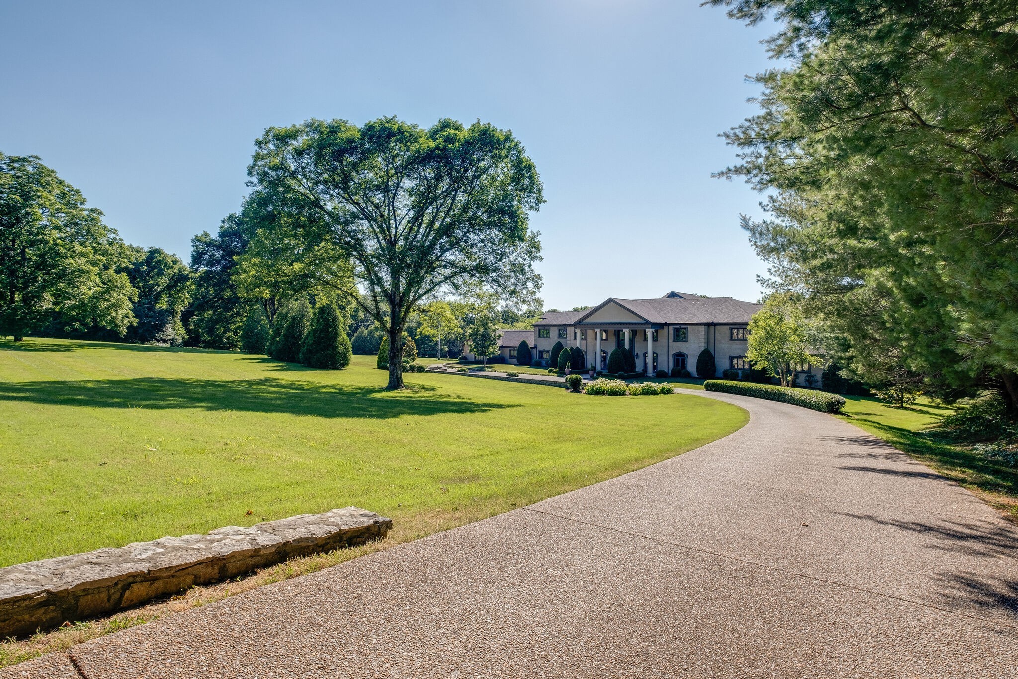 6261 Hillsboro Pike