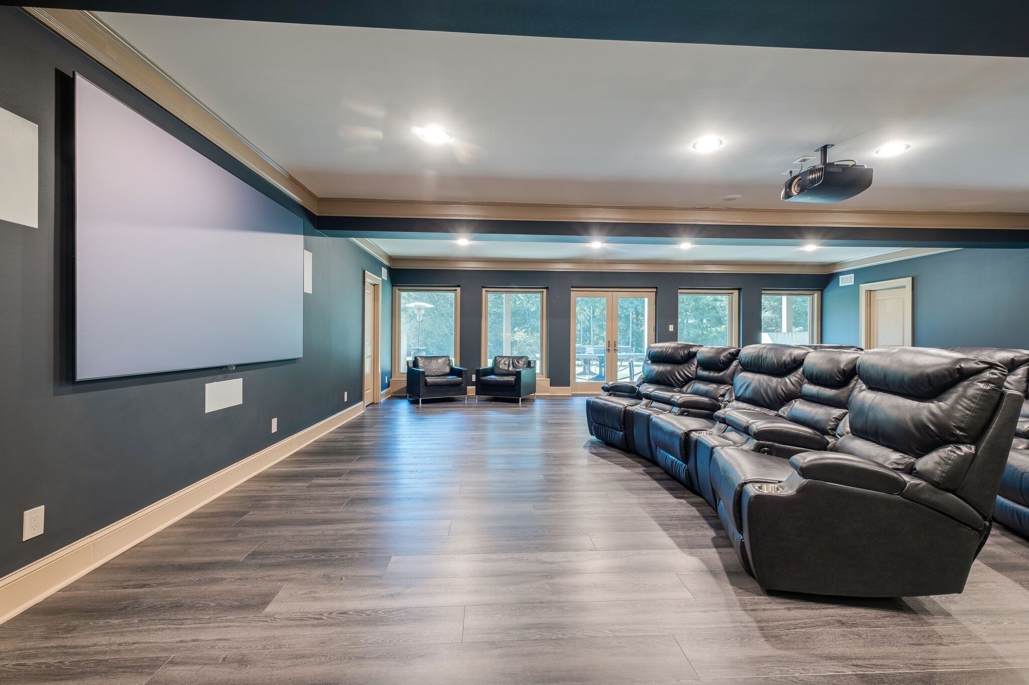 6261 Hillsboro Pike