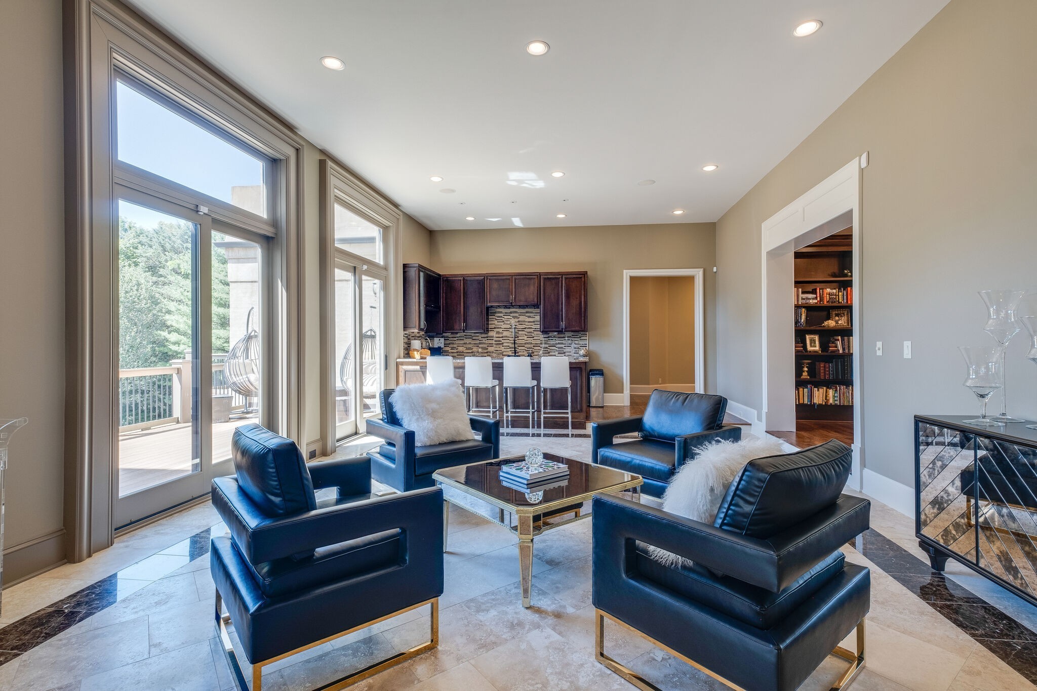 6261 Hillsboro Pike
