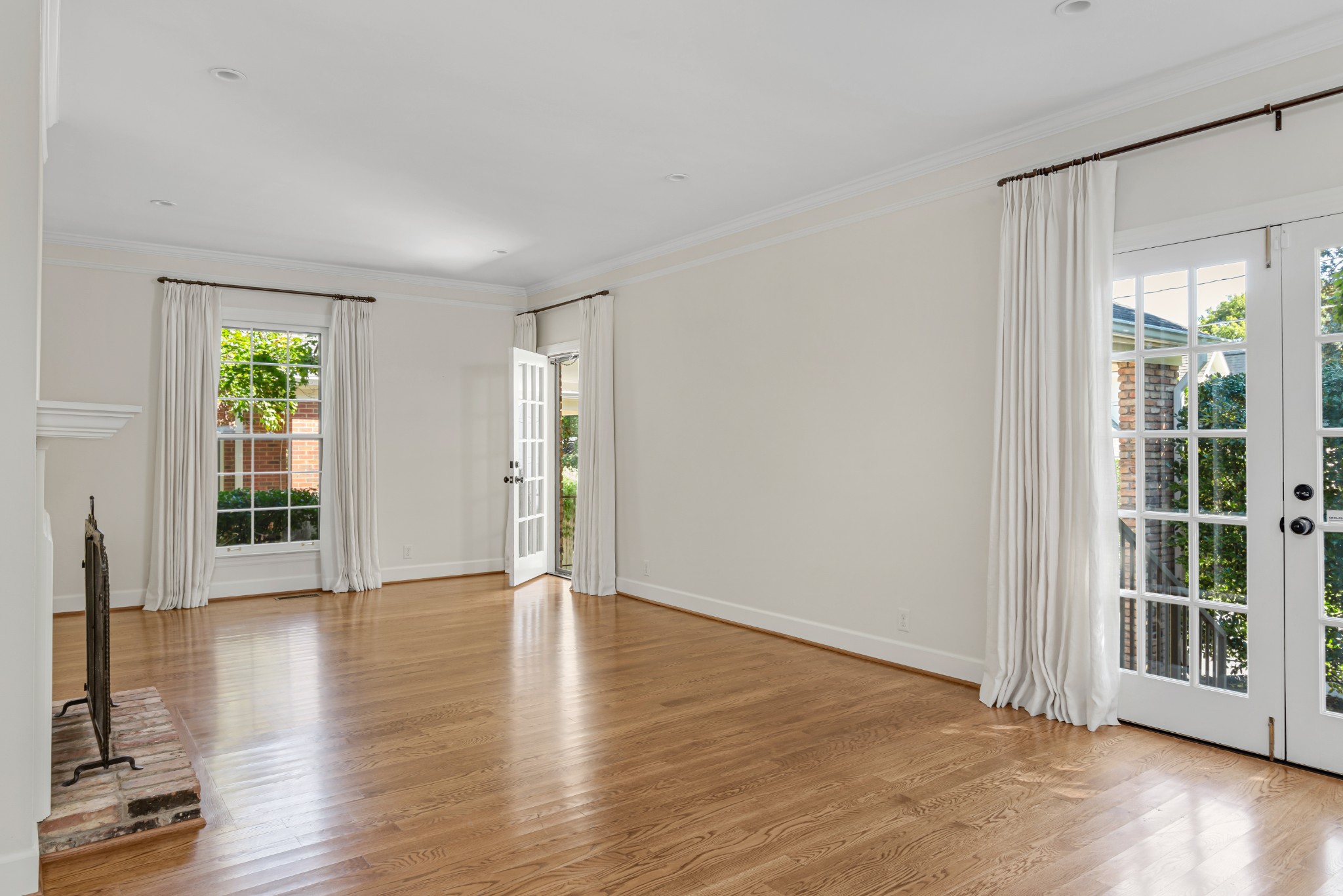 100 Longwood Pl