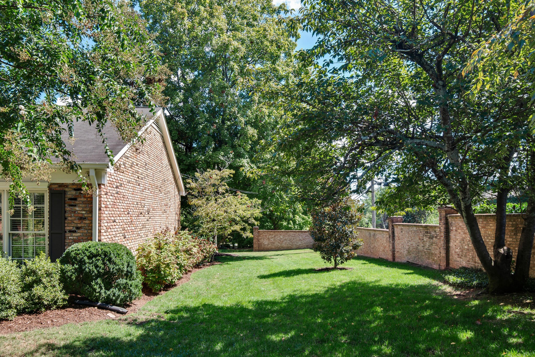 100 Longwood Pl