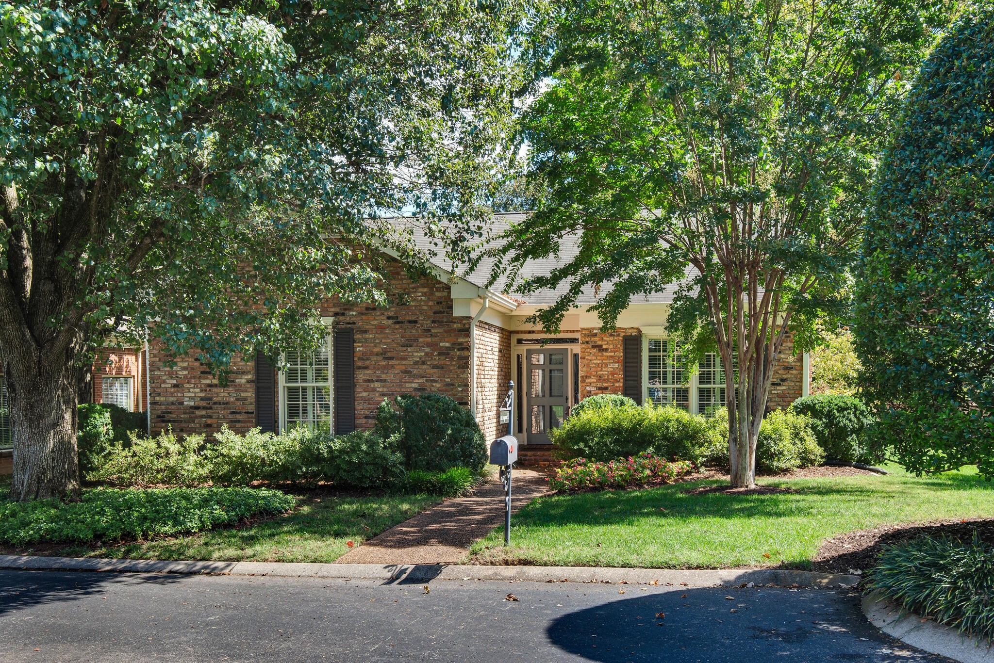 100 Longwood Pl