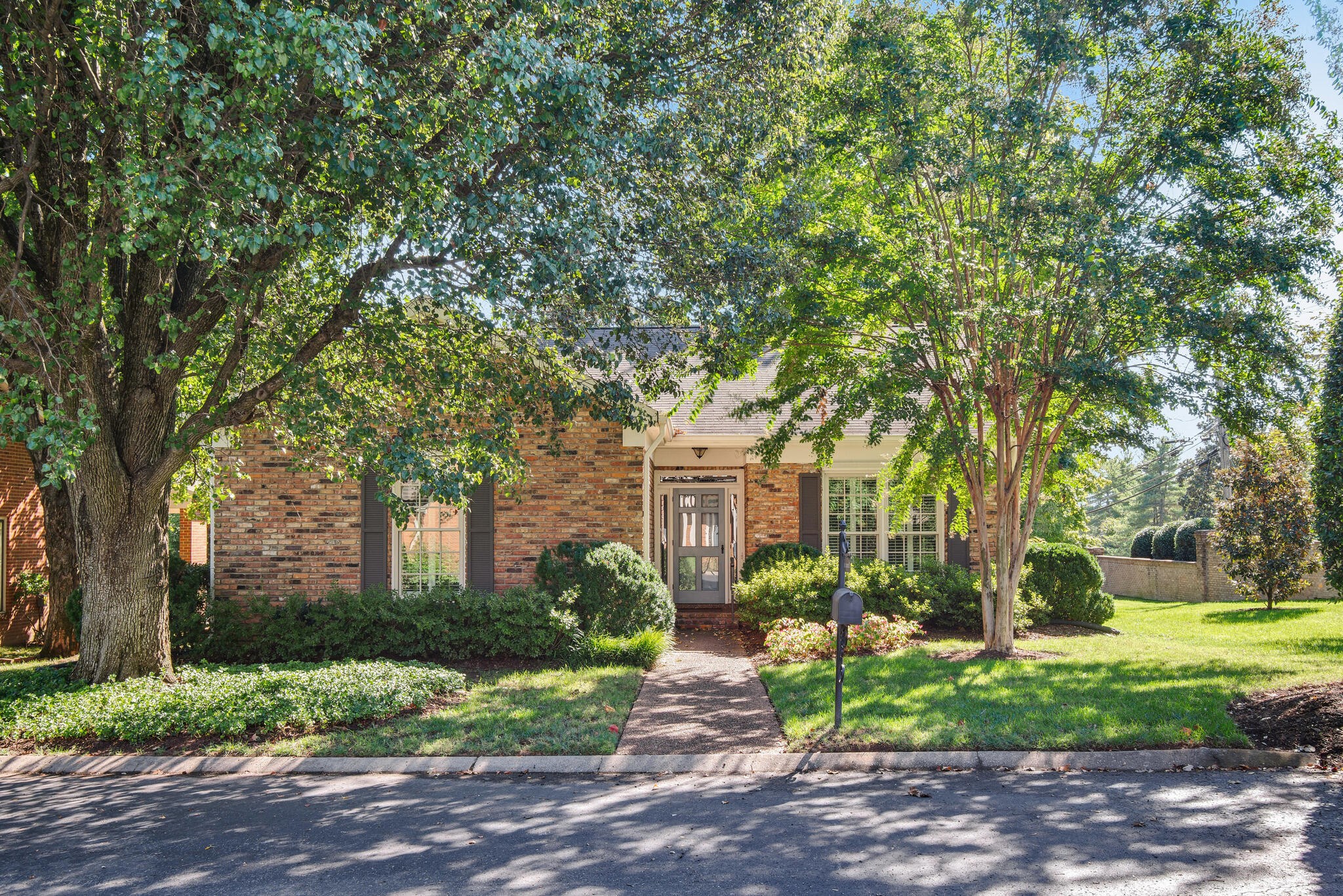 100 Longwood Pl