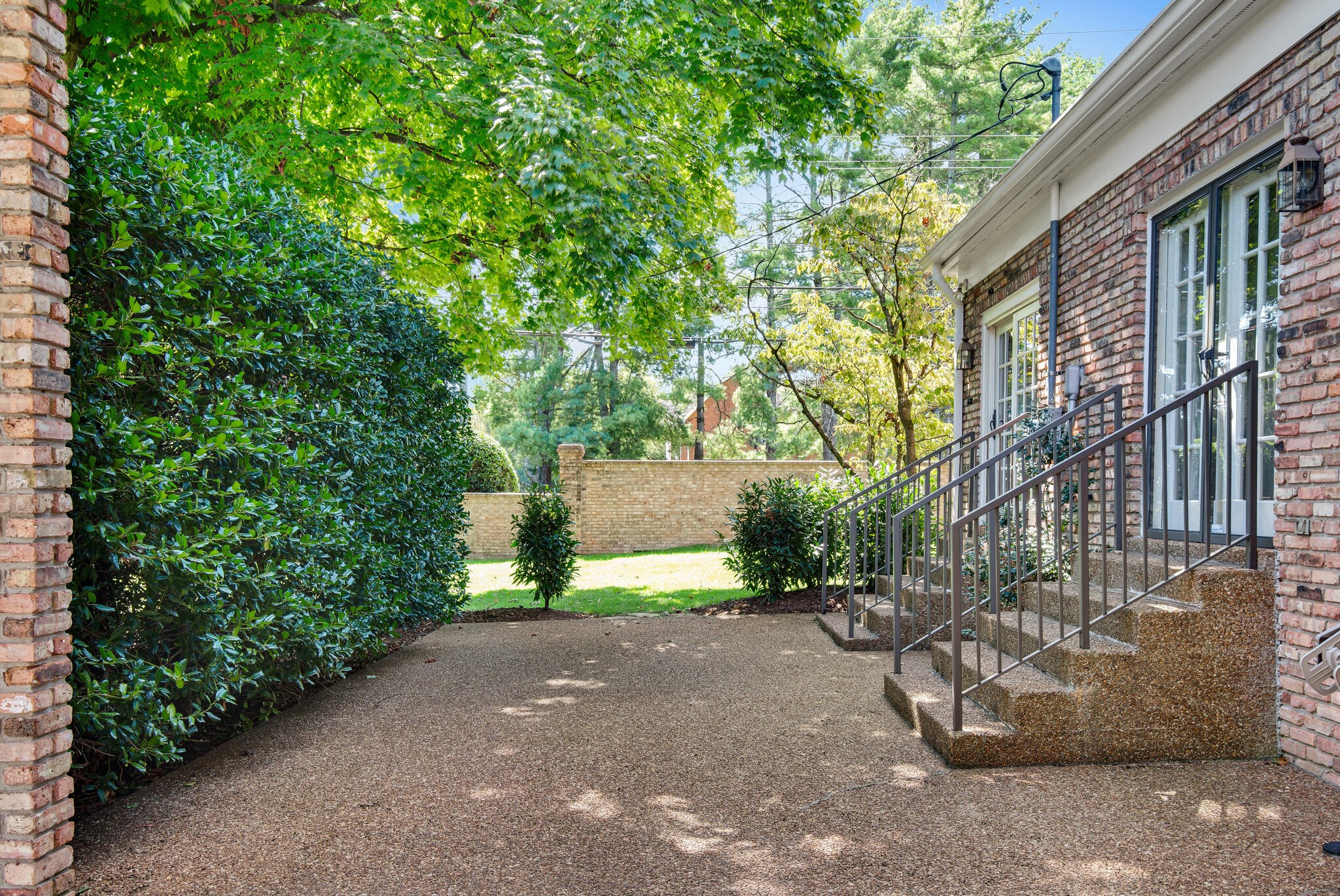 100 Longwood Pl