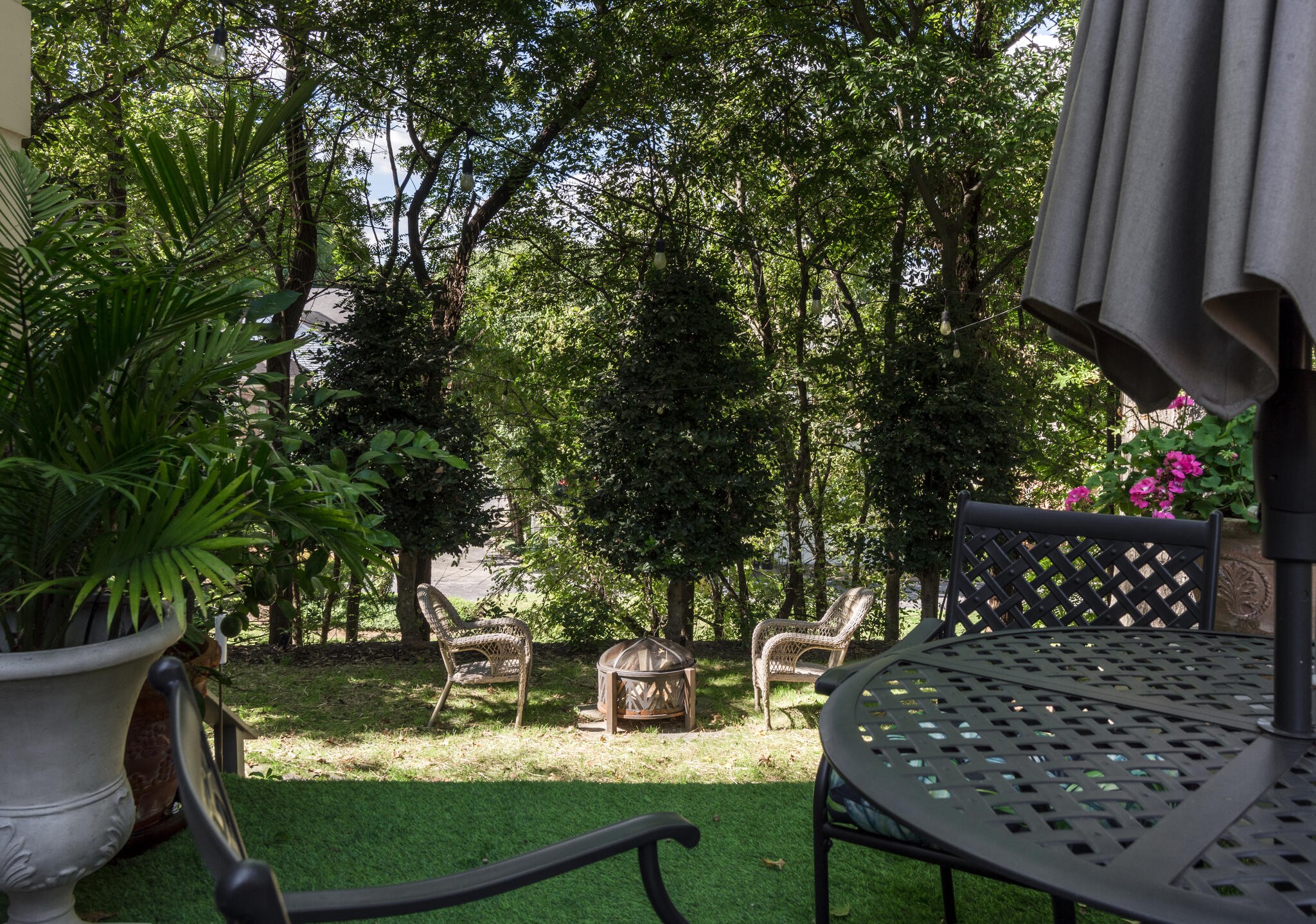 216 Chestnut Hill Dr