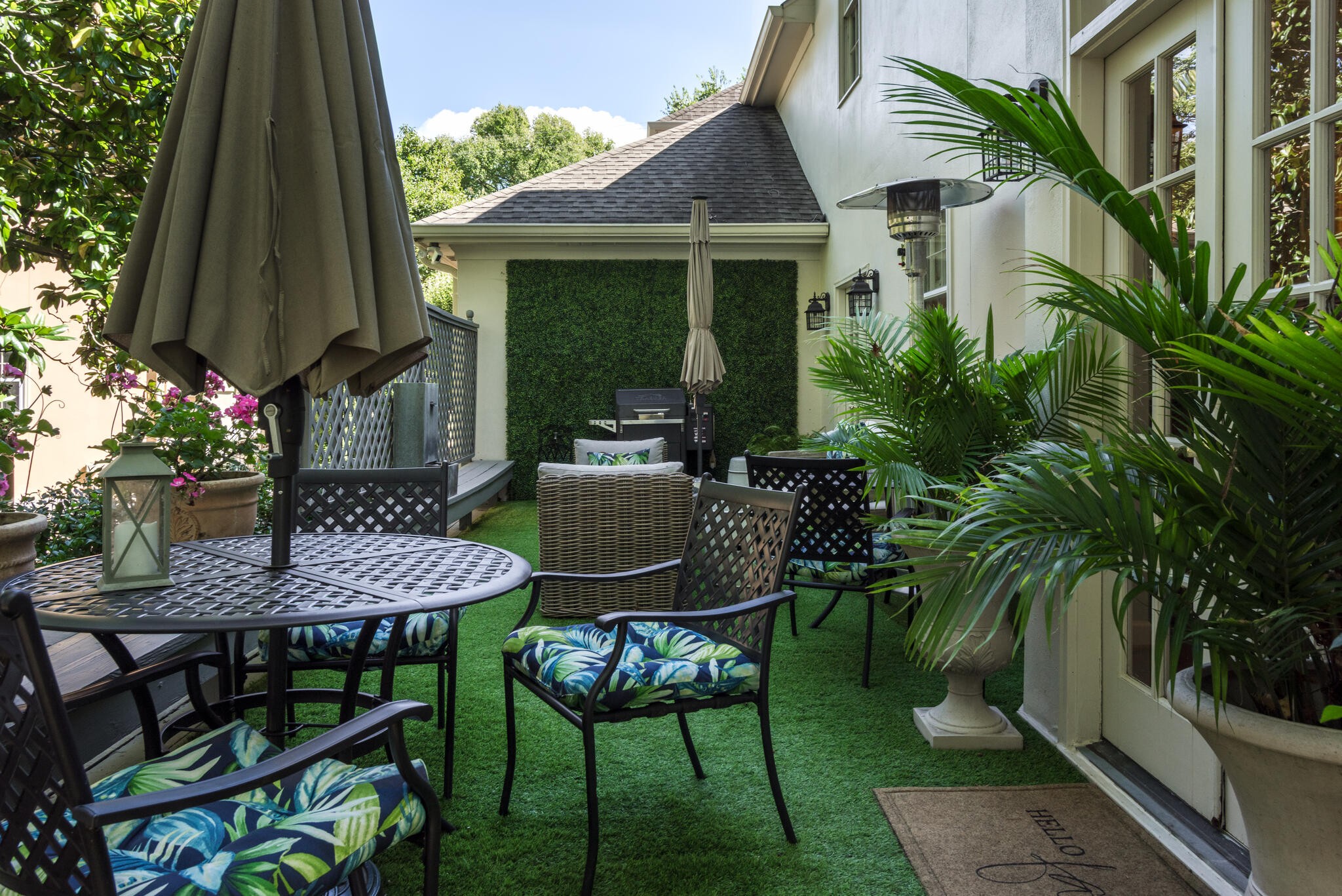 216 Chestnut Hill Dr