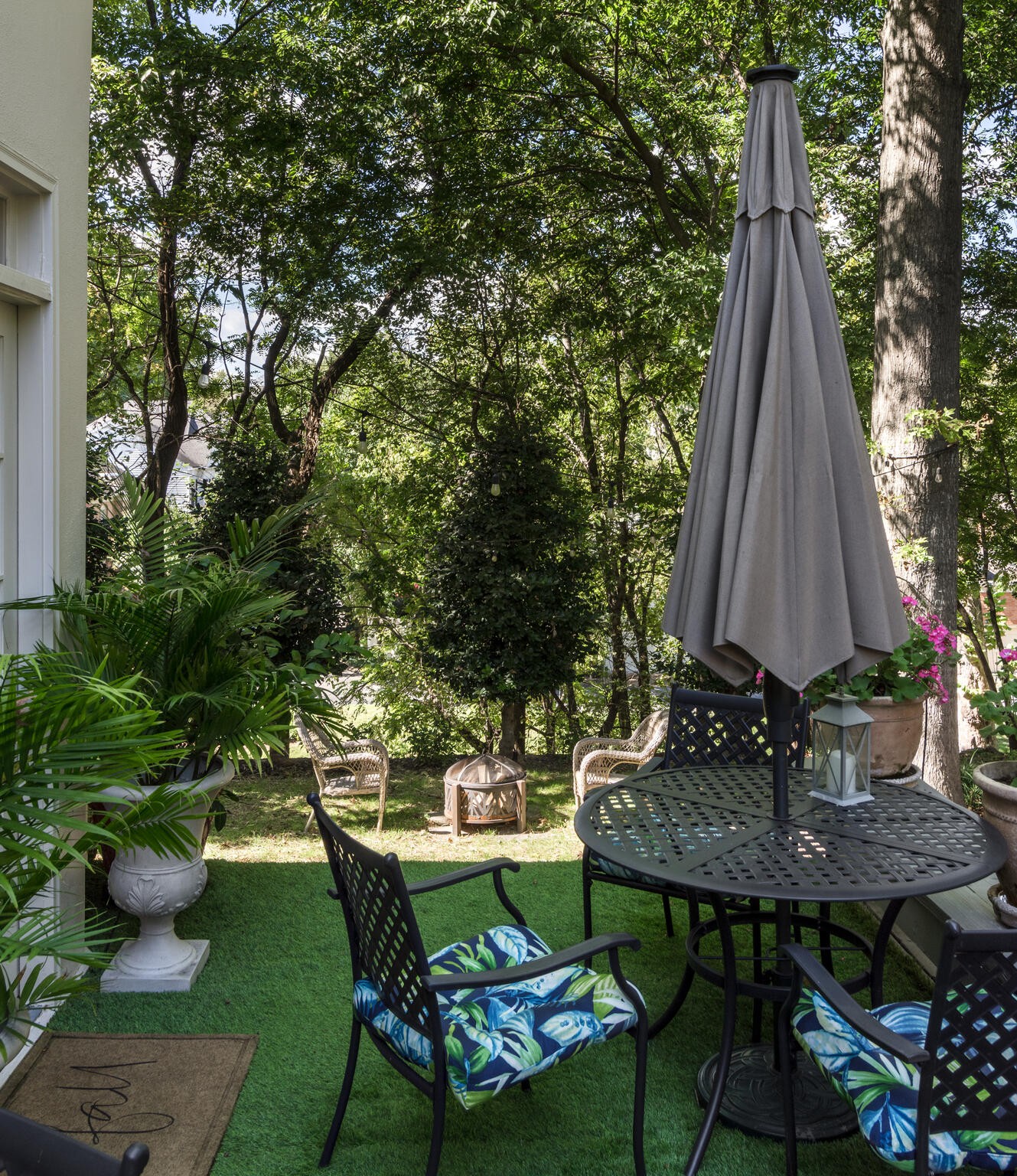 216 Chestnut Hill Dr