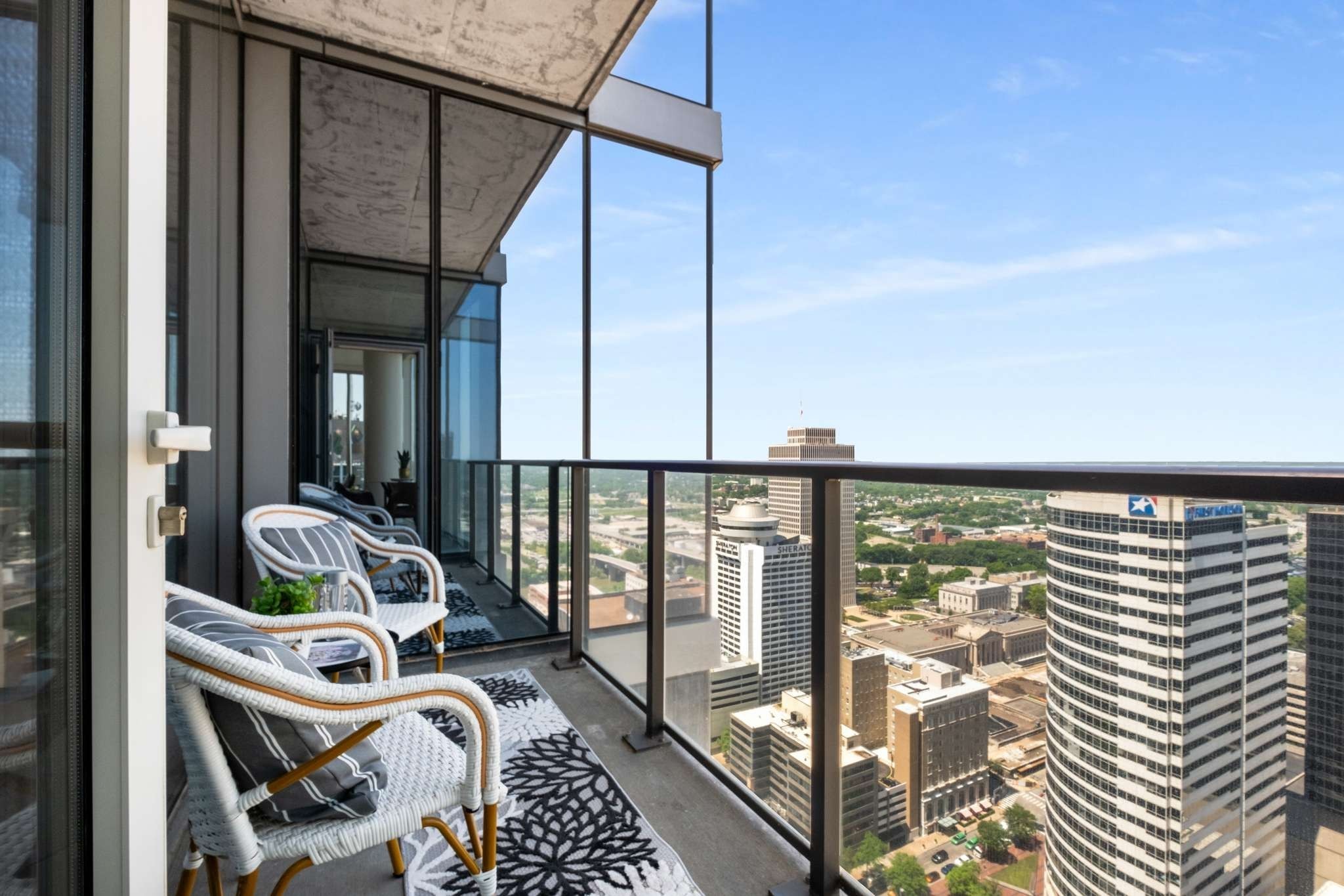 515 Church Street Unit: 3404