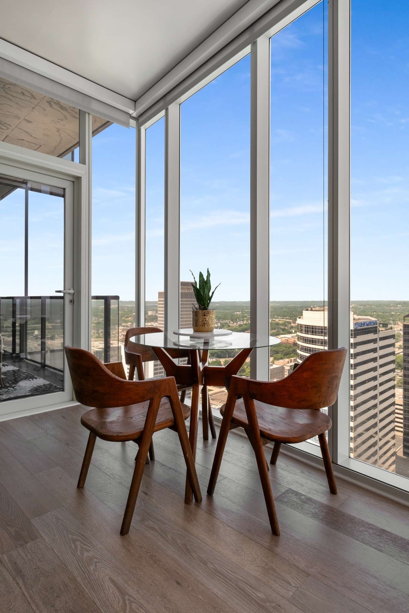 515 Church Street Unit: 3404