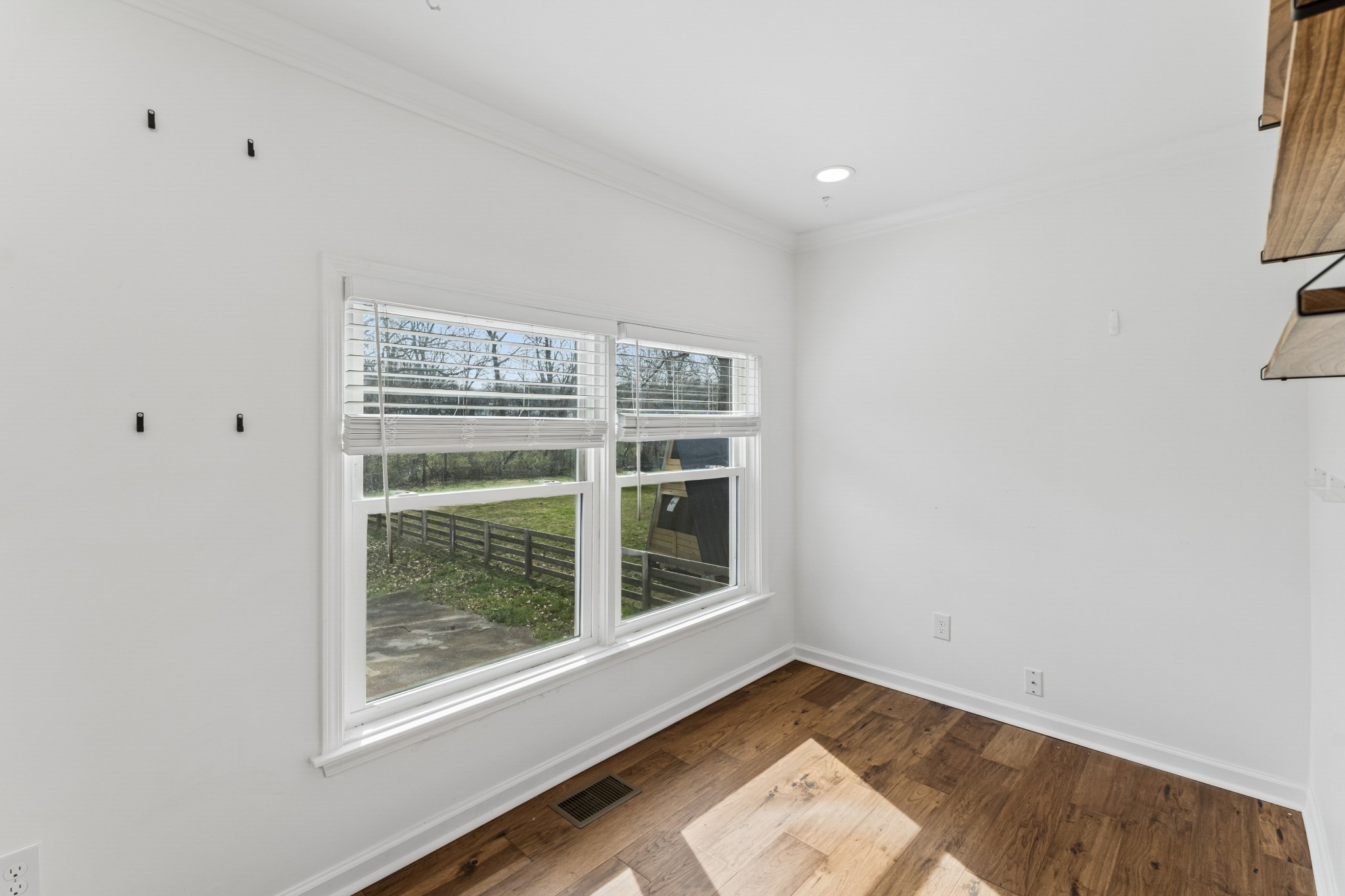 4816 Milner Dr
