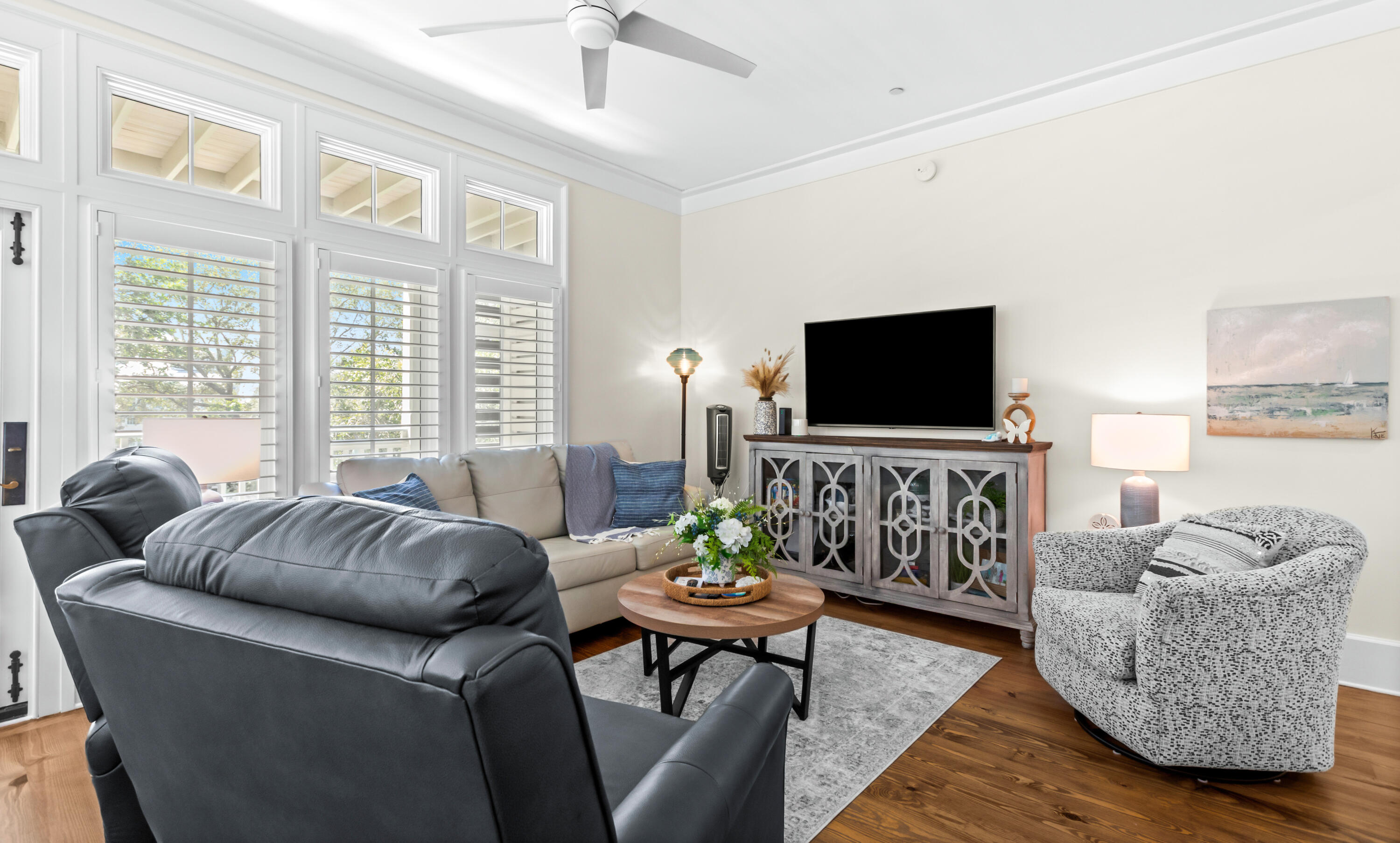 1660 E County Highway 30A UNIT 101