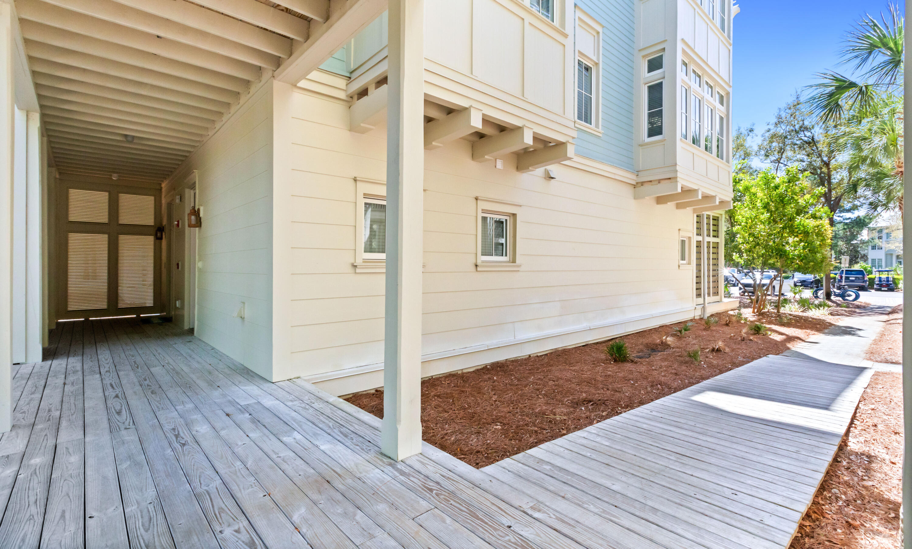 1660 E County Highway 30A UNIT 101