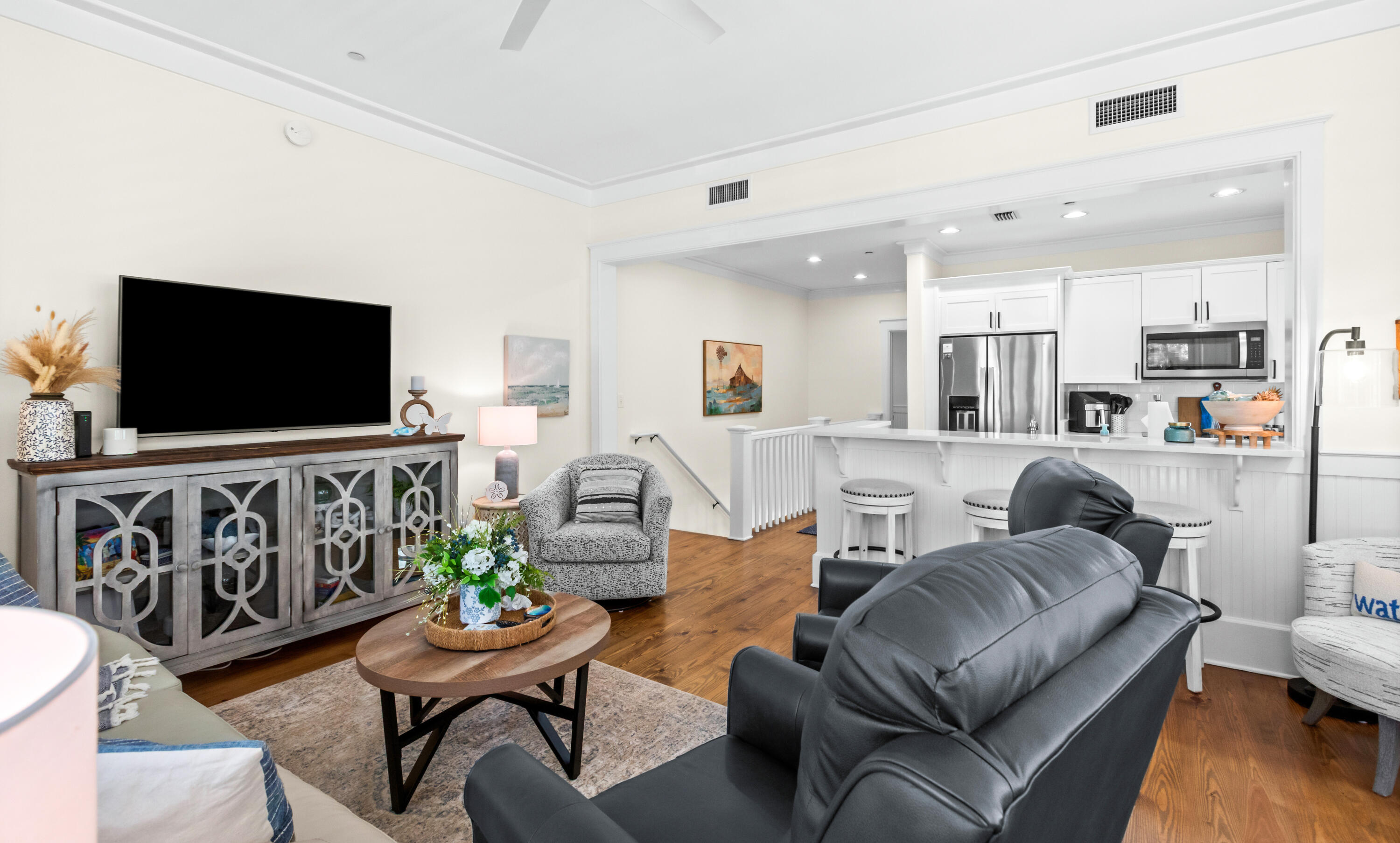 1660 E County Highway 30A UNIT 101