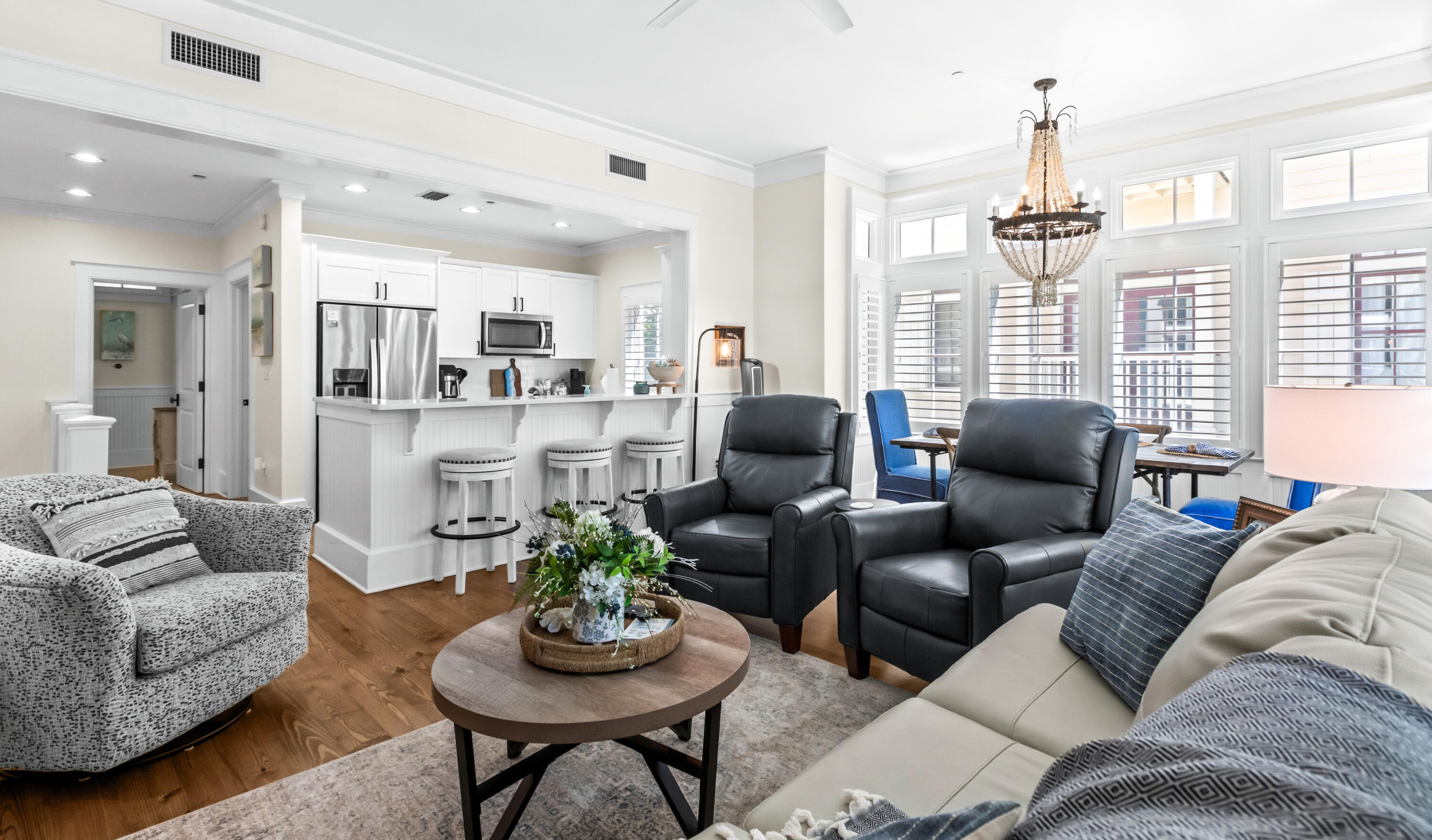 1660 E County Highway 30A UNIT 101