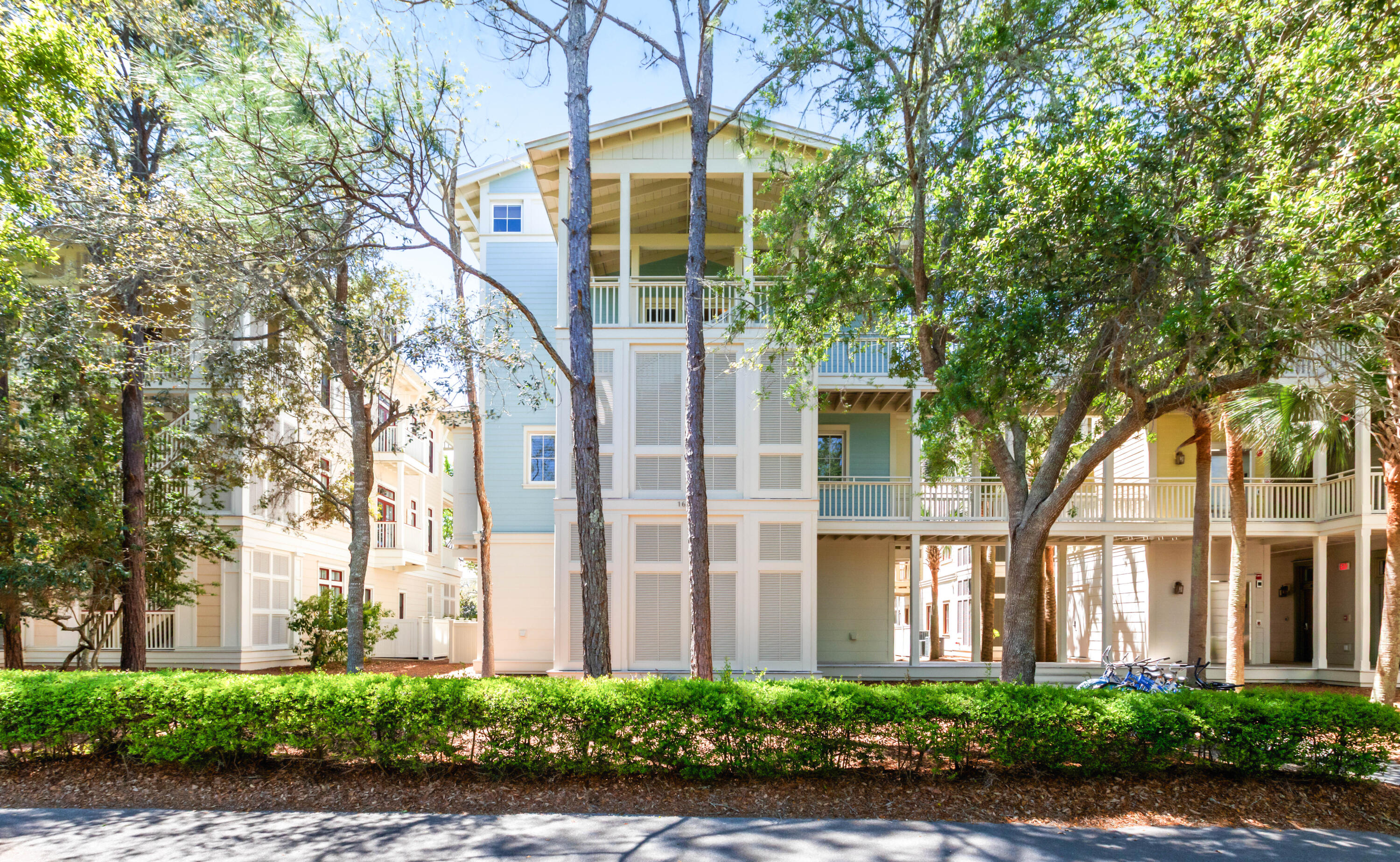 1660 E County Highway 30A UNIT 101