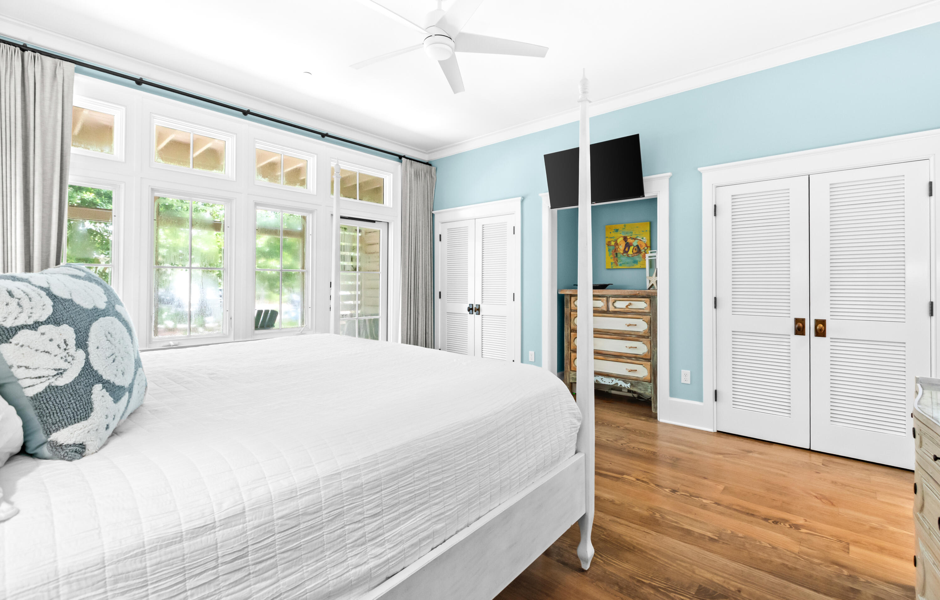 1660 E County Highway 30A UNIT 101