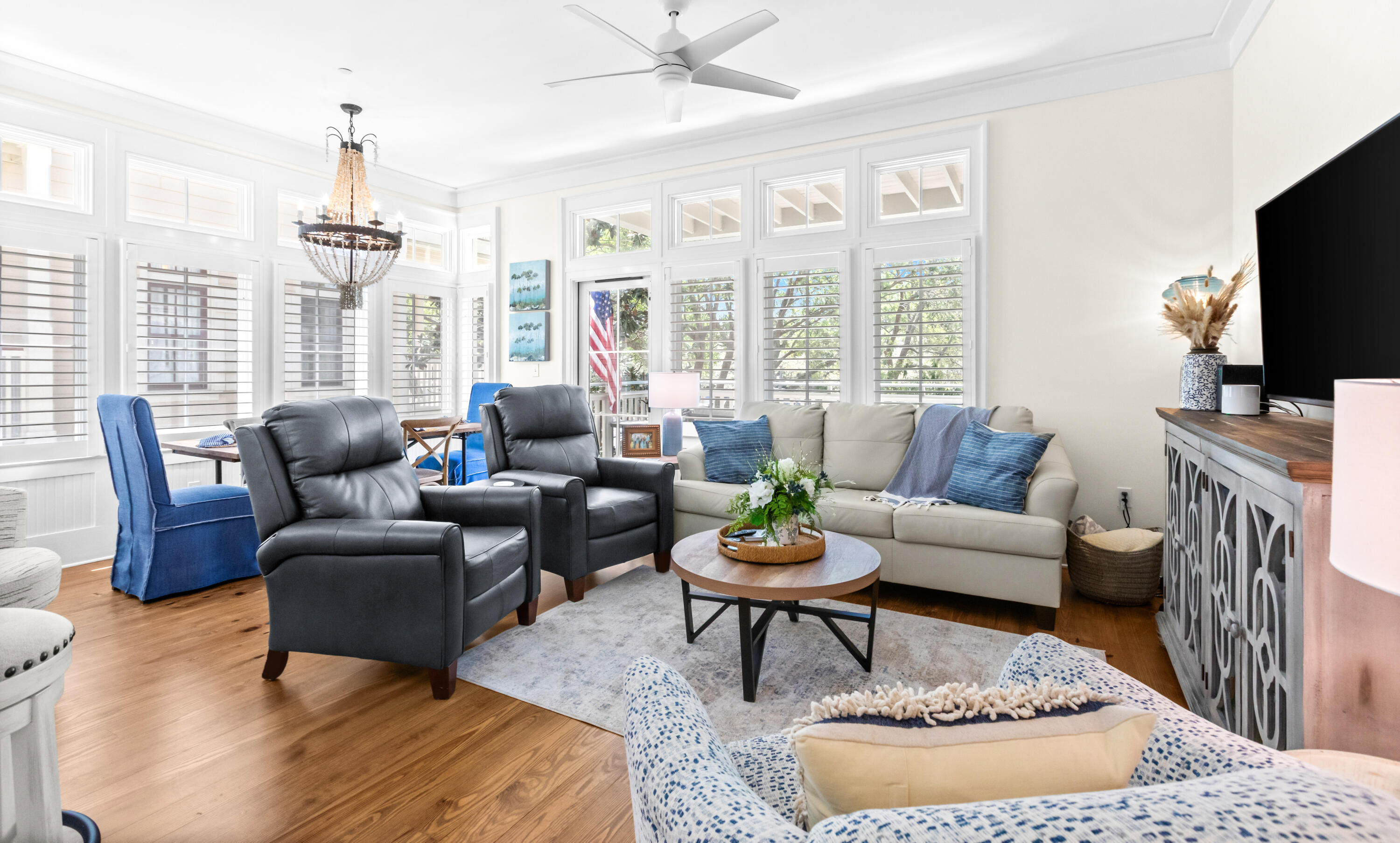 1660 E County Highway 30A UNIT 101