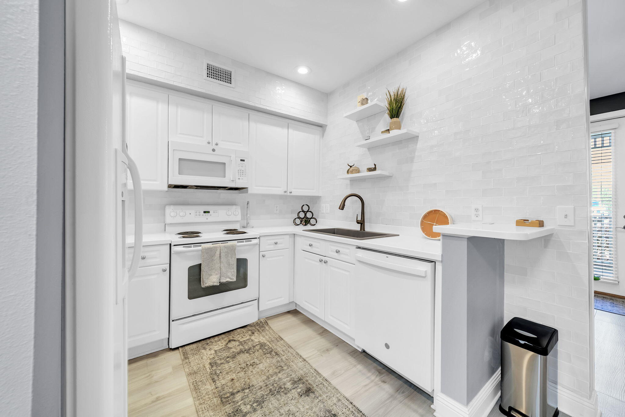 117 Village Boulevard # 711
