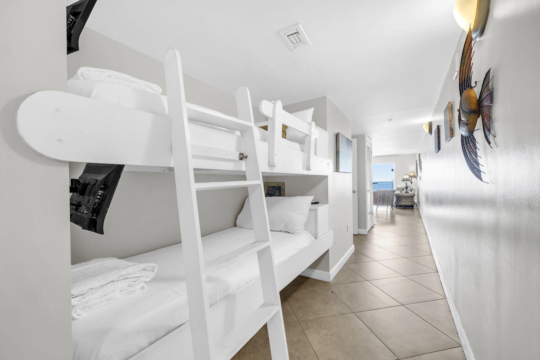 866 Santa Rosa Boulevard 302