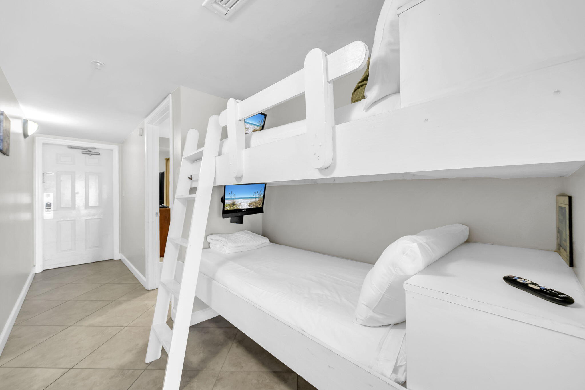 866 Santa Rosa Boulevard 302