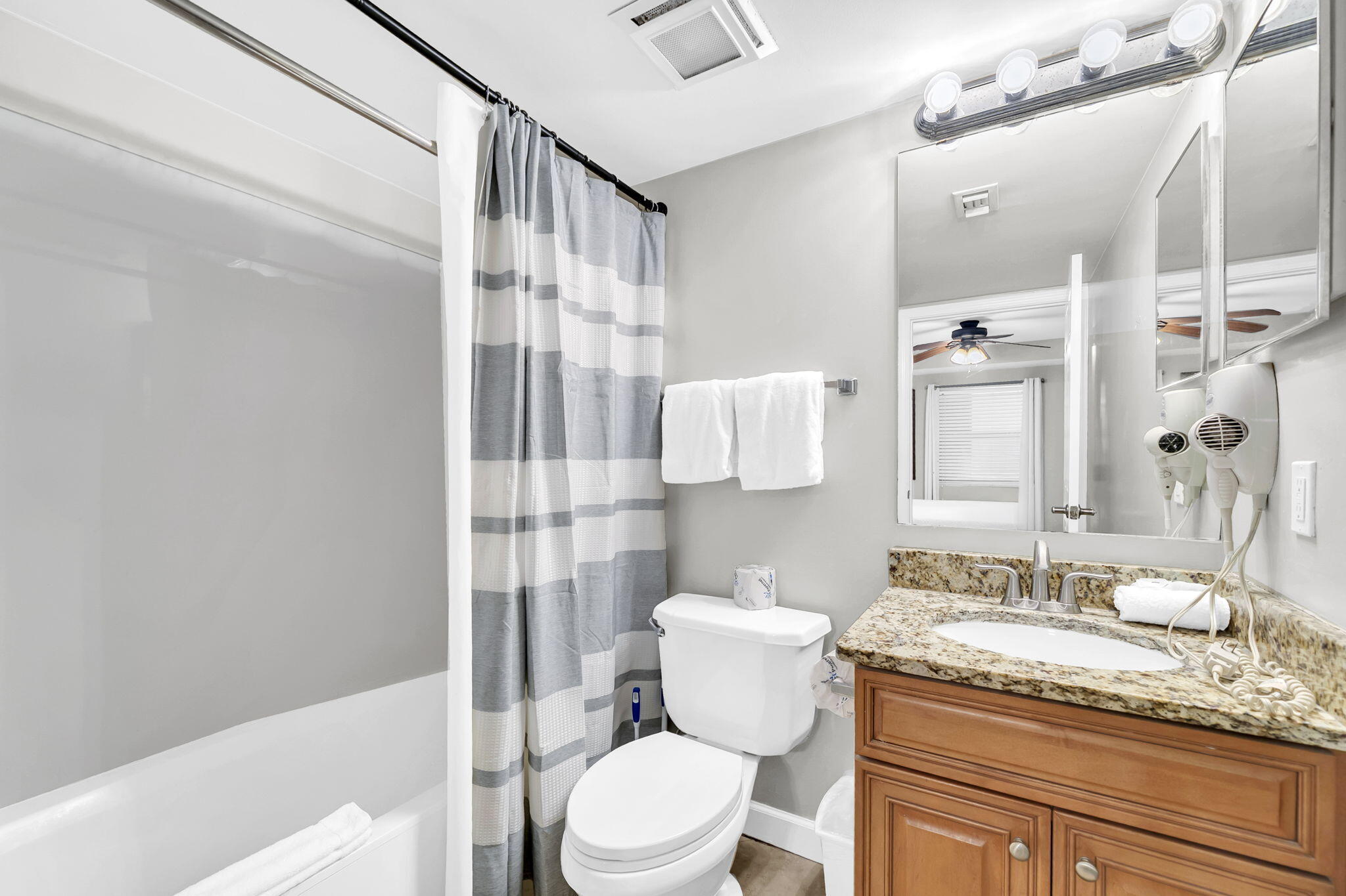 866 Santa Rosa Boulevard 302